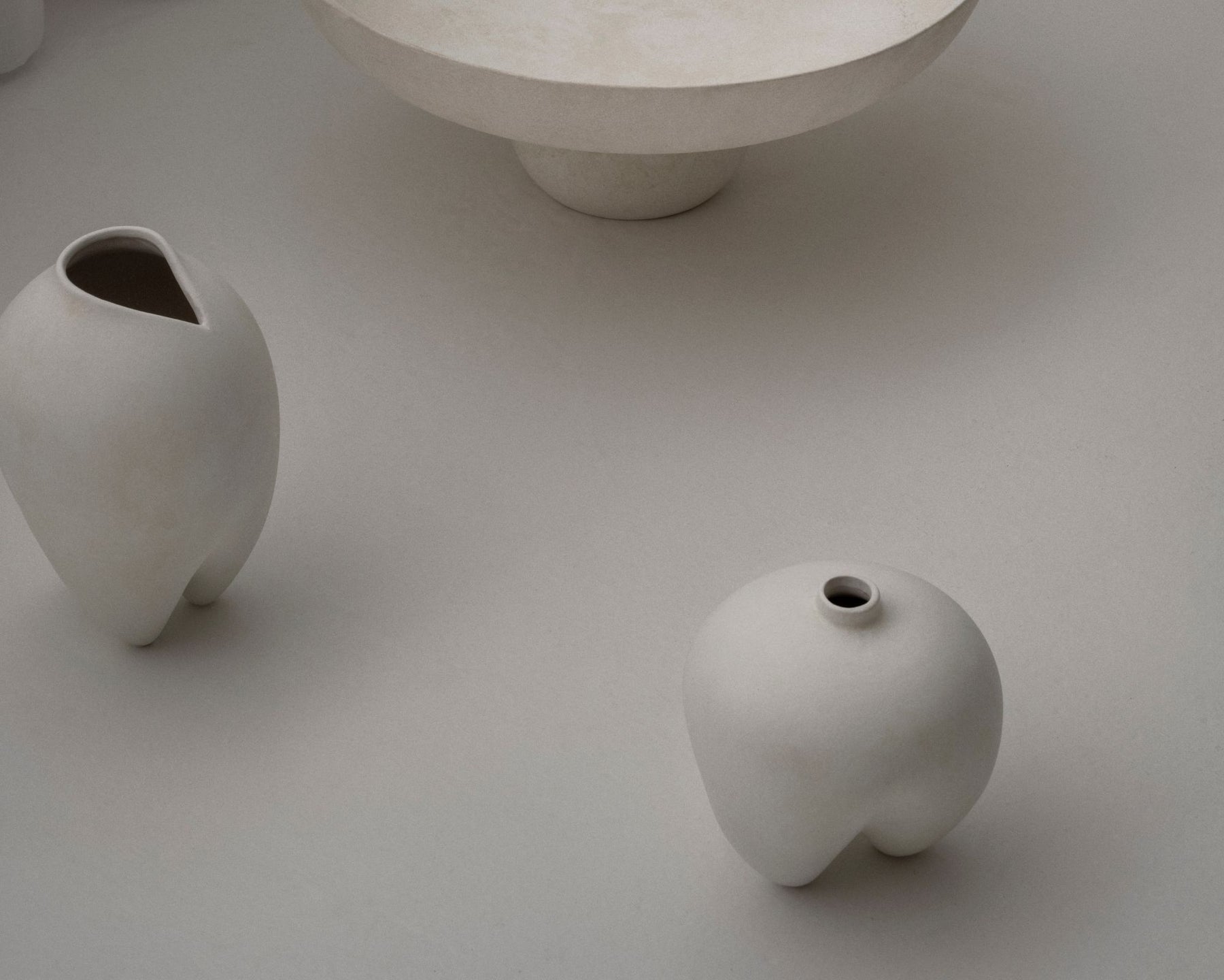 Larce WHite Vase | DSHOP