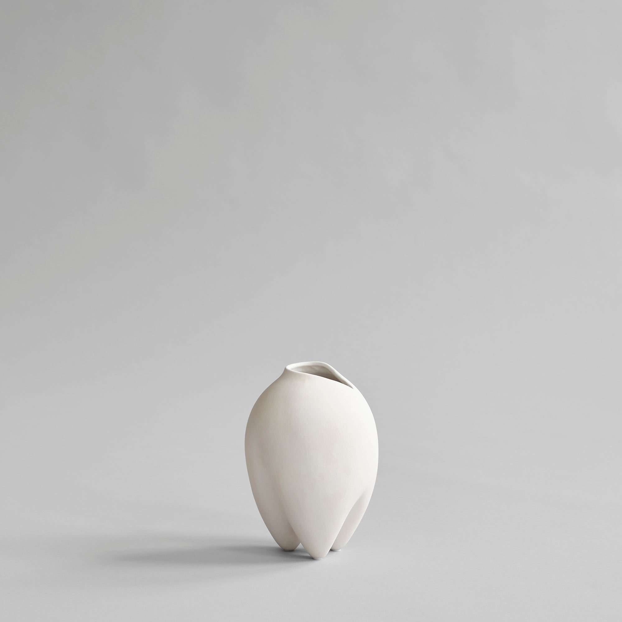 Sumo Vase Slim, Bone White | Ceramic Art | 101 Copenhagen at DSHOP