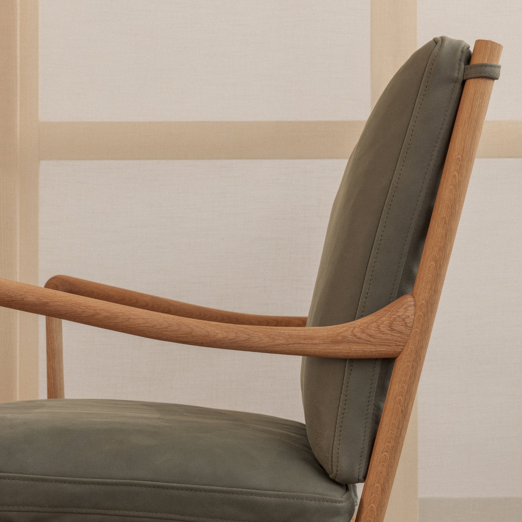 OW149 Colonial Chair