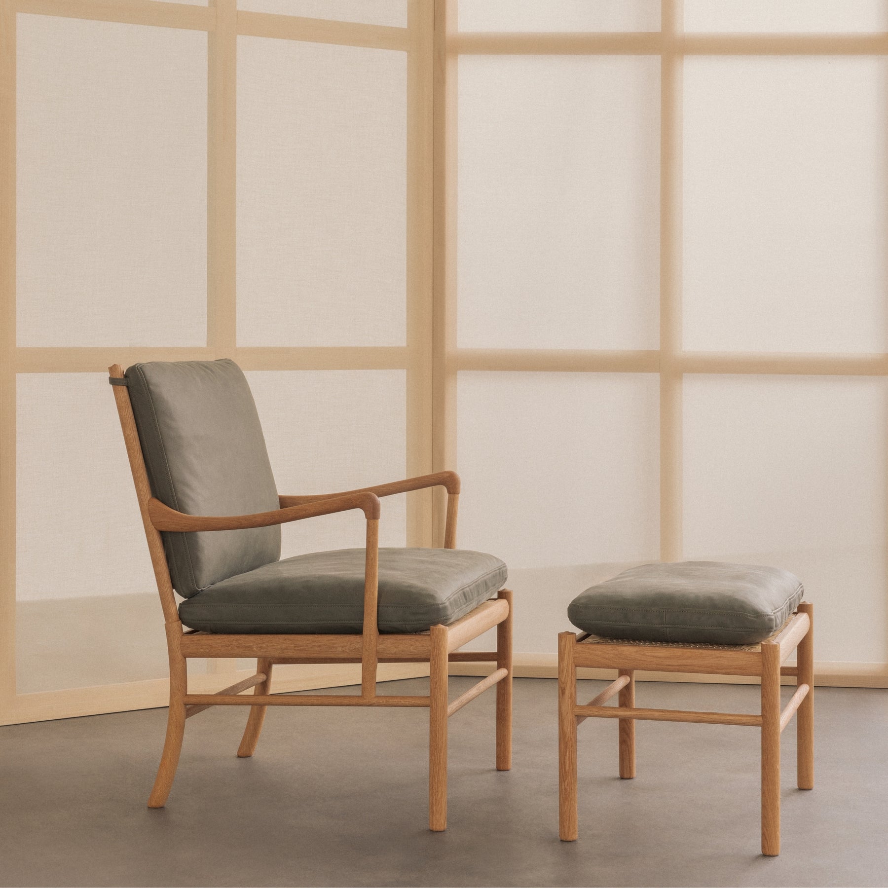 OW149 Colonial Chair