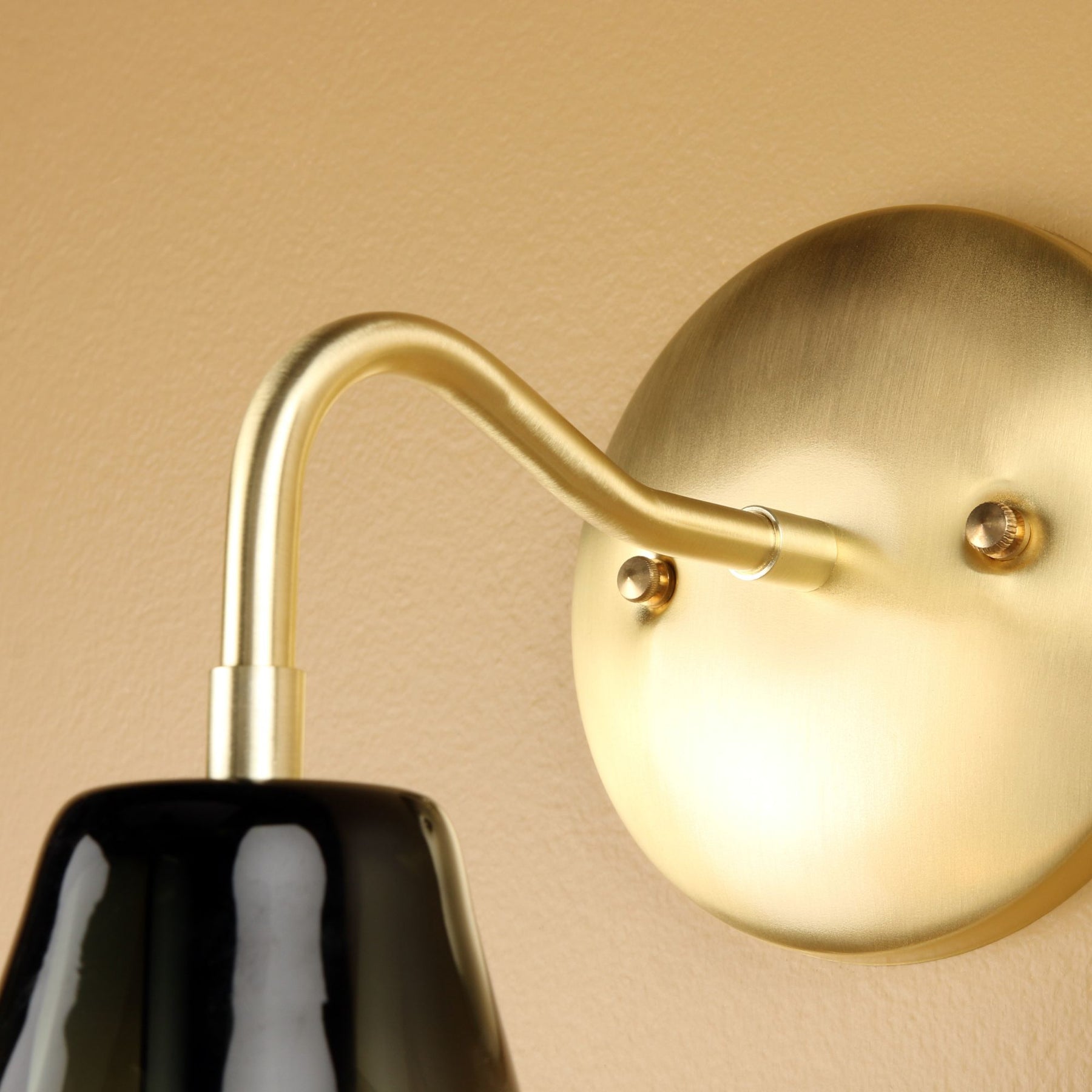 Studio Dunn Wall Lamp