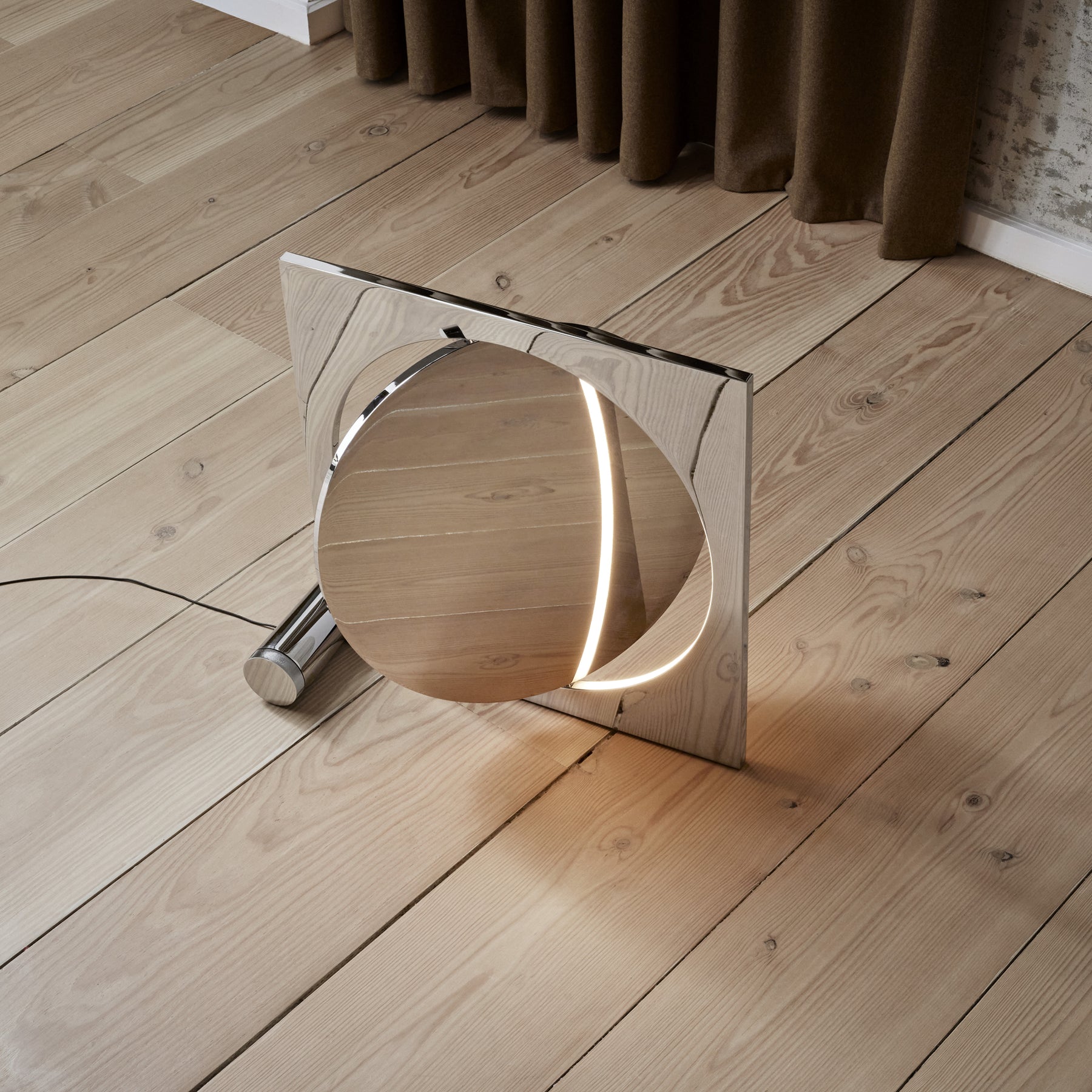 Moonsetter Lamp – Chrome Finish