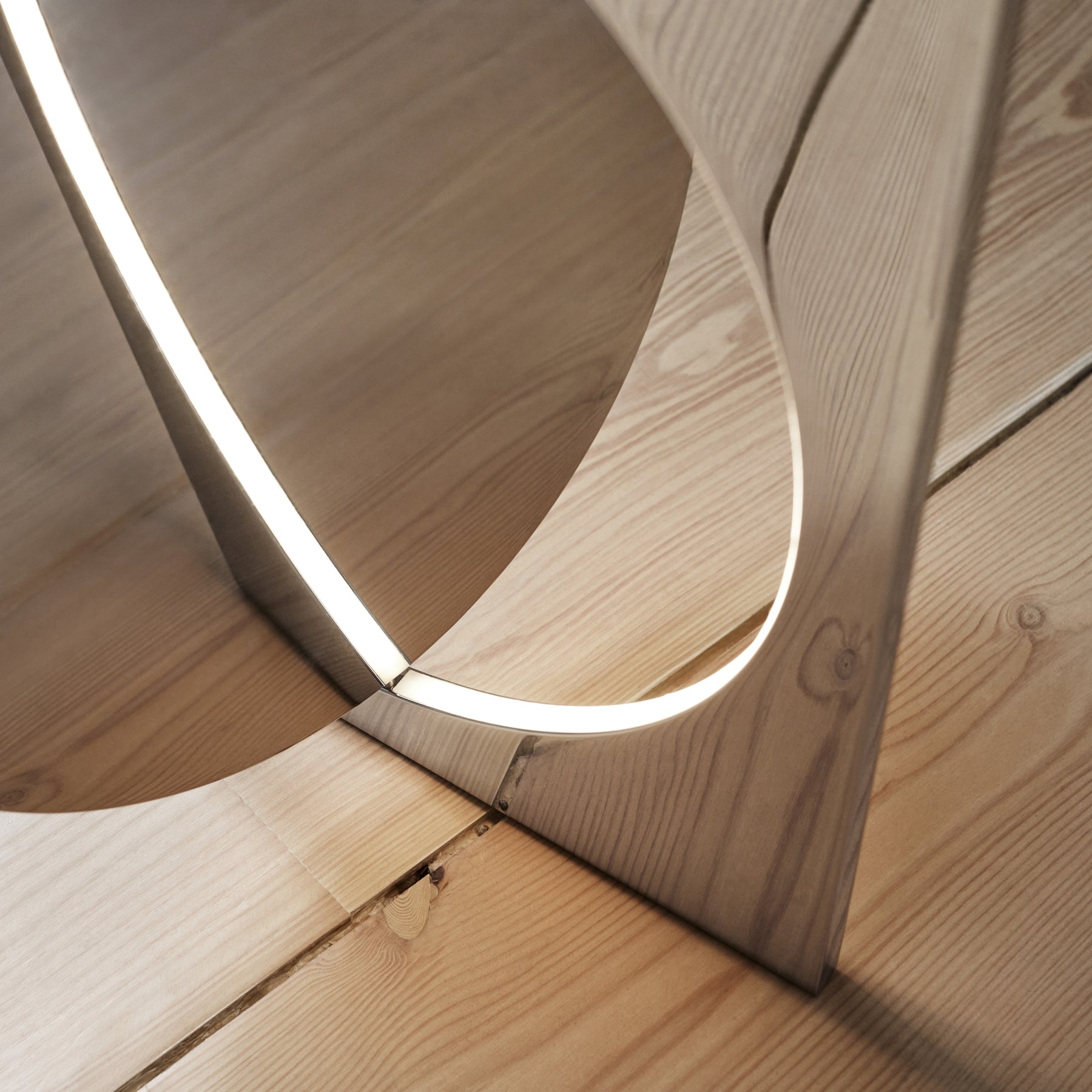 Louis Poulsen Moonsetter – Rotating Disc