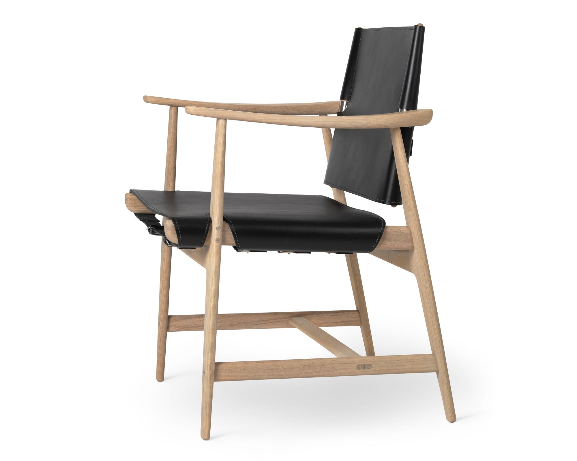 BM1106 Huntsman Chair