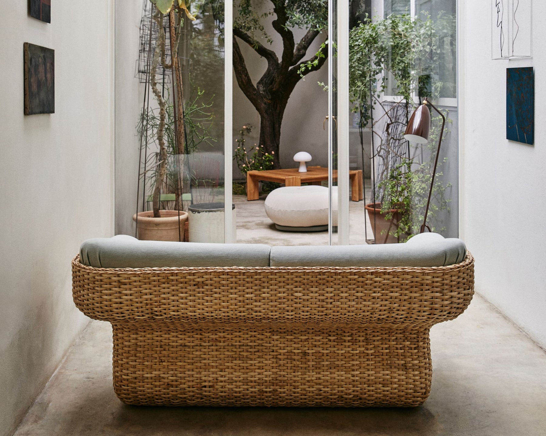 Sunroom Sofa | DSHOP
