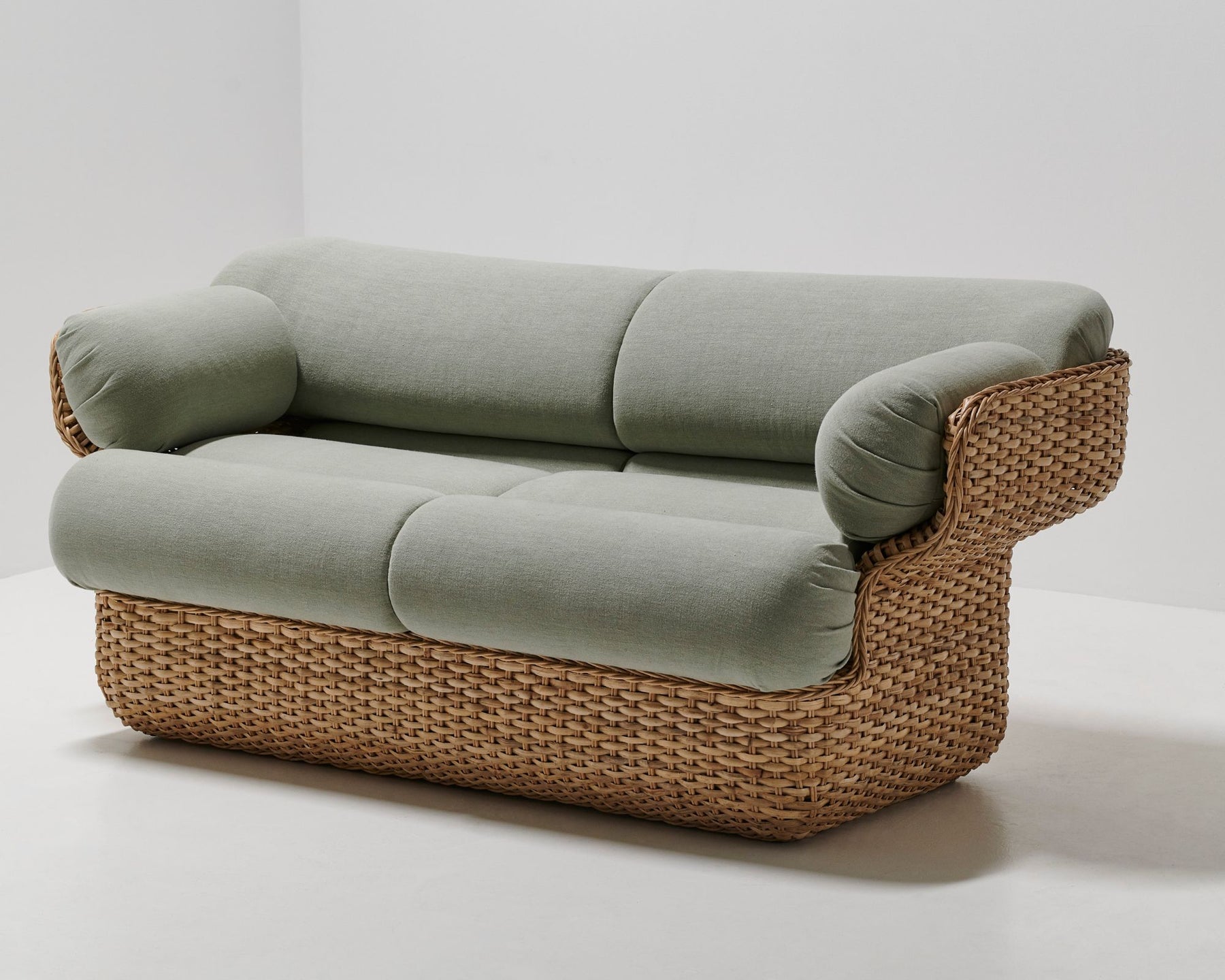 Small Sun Room Sofa | DSHOP