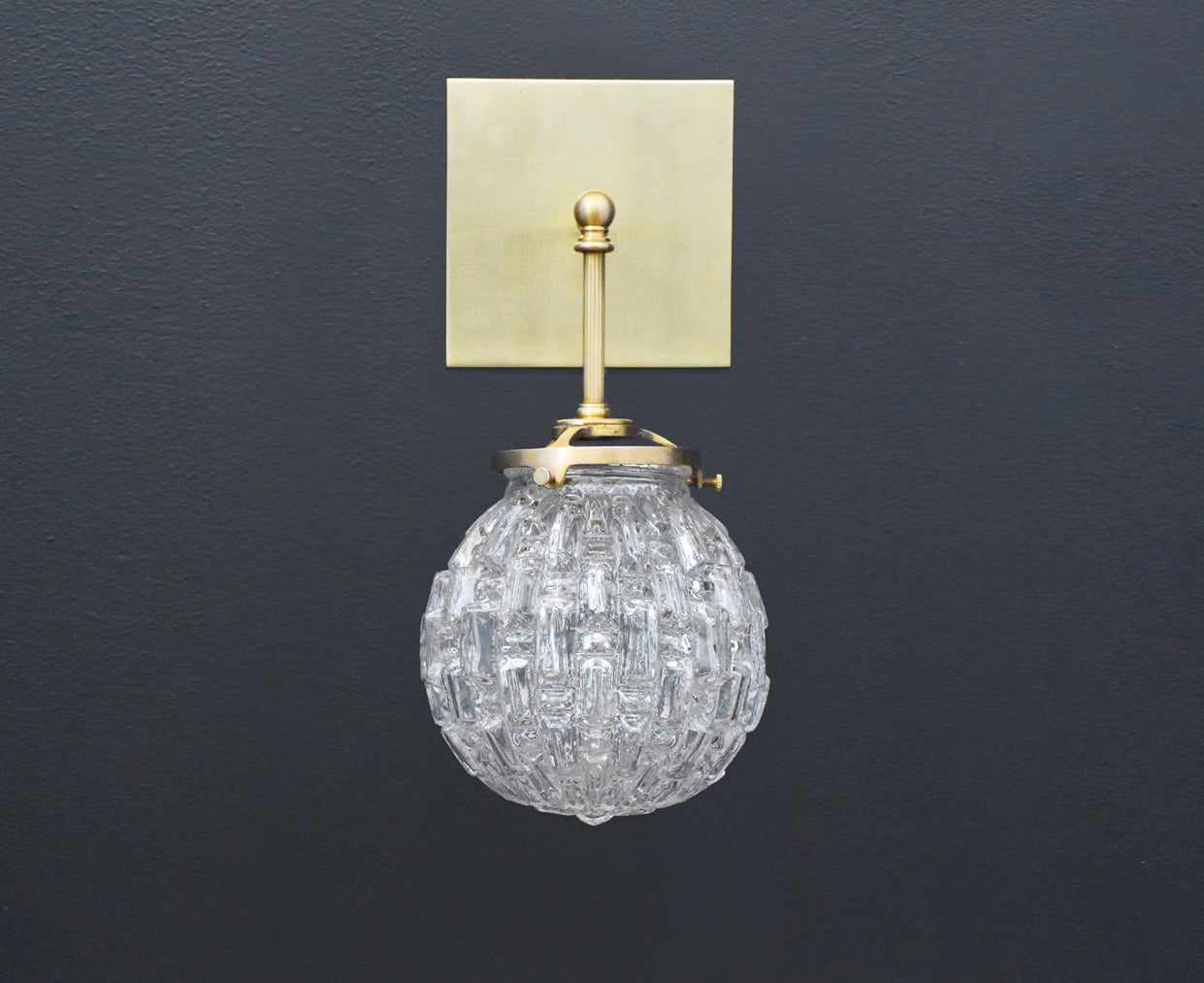 Brilliant Glass Globe Sconce | DSHOP