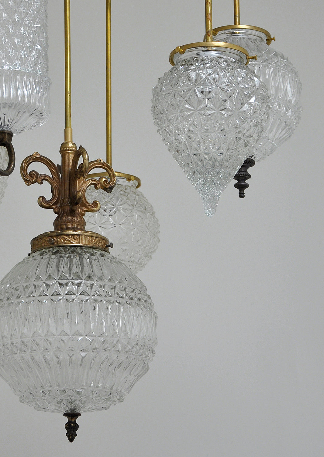 Vintage Glass Globe Brilliant Chandelier - 7 Arm | DSHOP