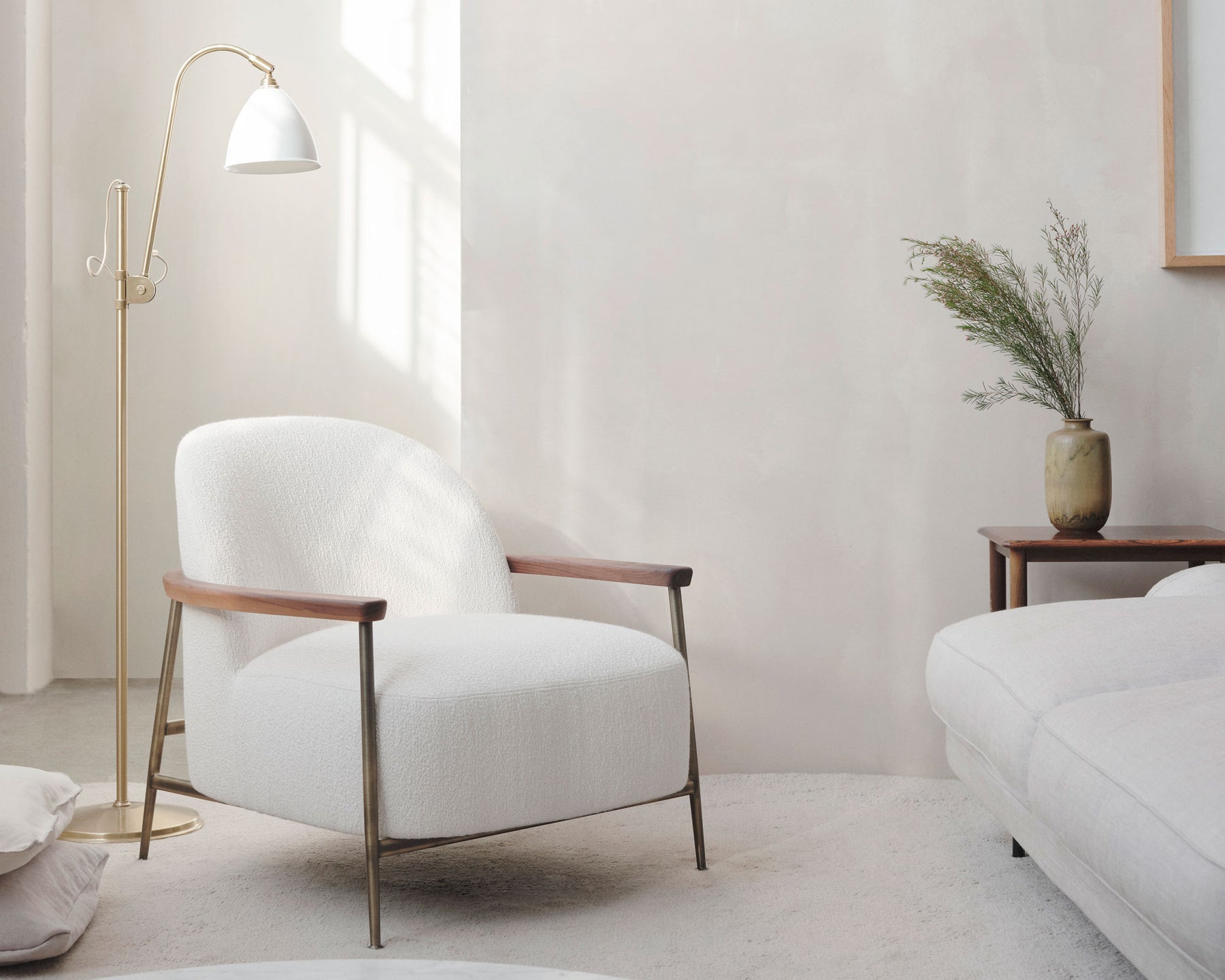 Ggubi Sejour Lounge Chair With Armrests | DSHOP