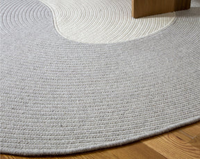 Curved Wool Rug | DSHOP