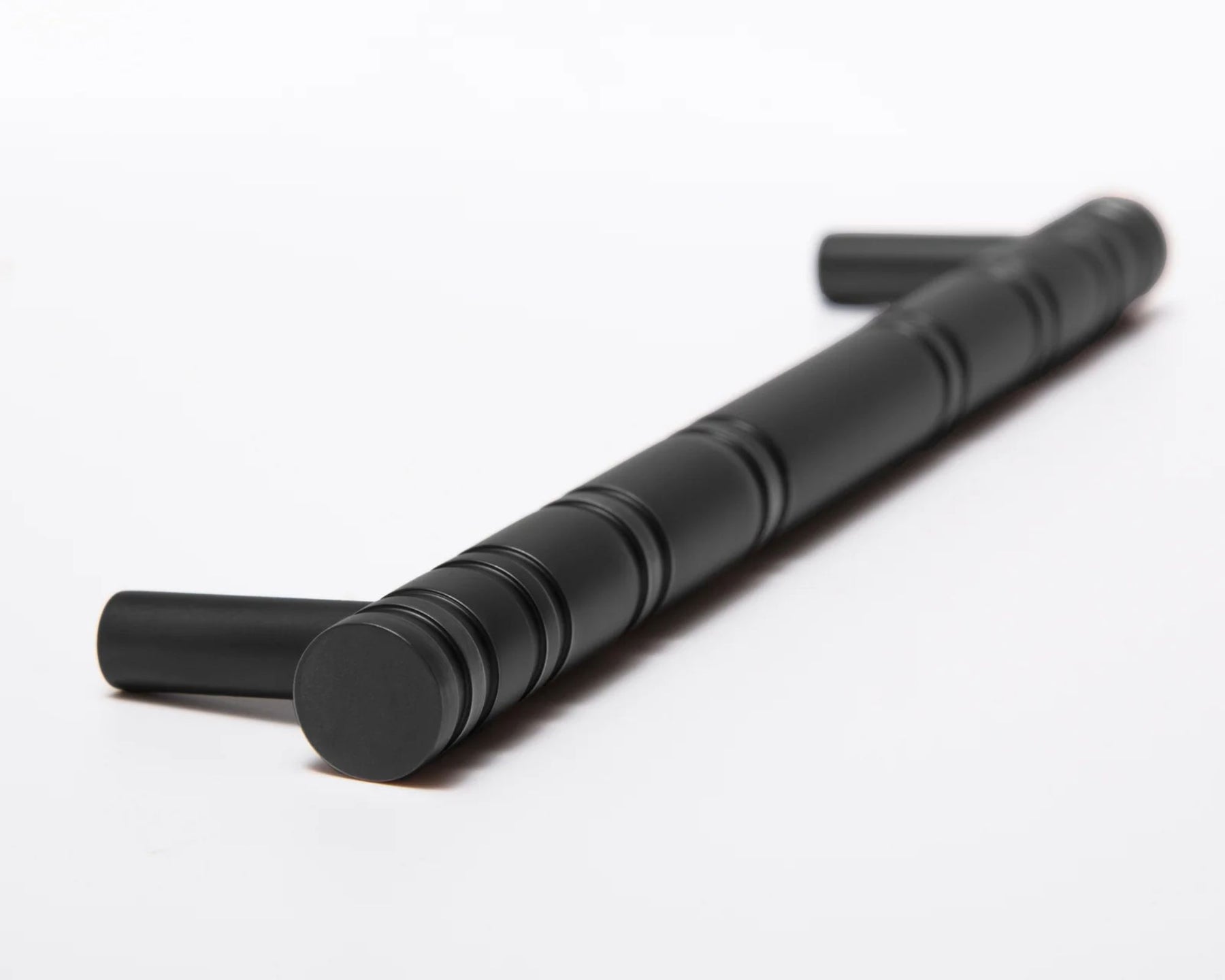 Minimalist Black Hardware | DSHOP