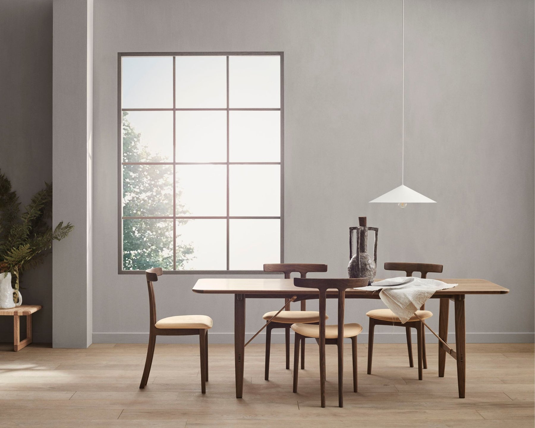 OW58 T-Chair