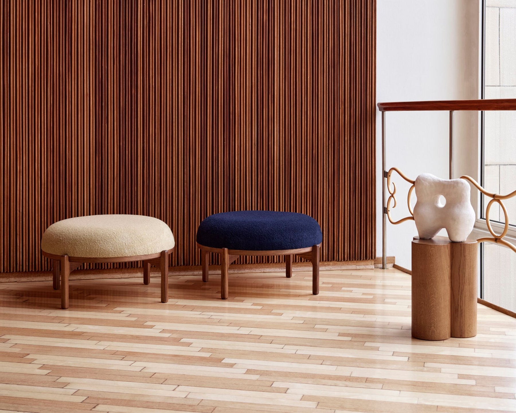 RF1903F Sideways Footstool