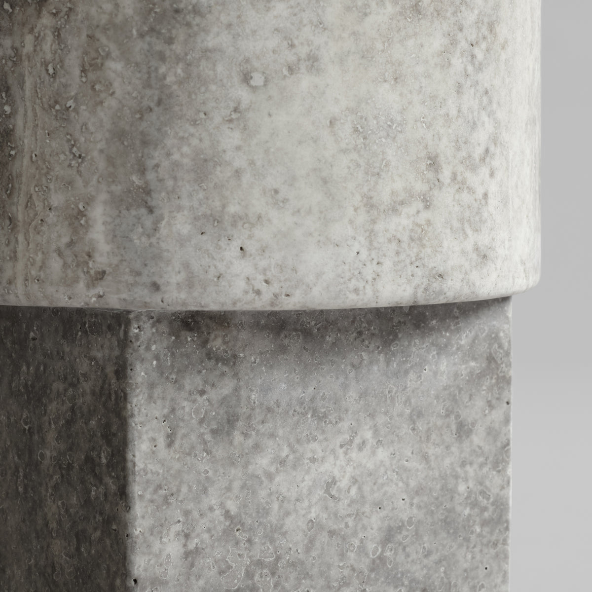 101 Copenhagen Column Table, Silver Travertine – Details