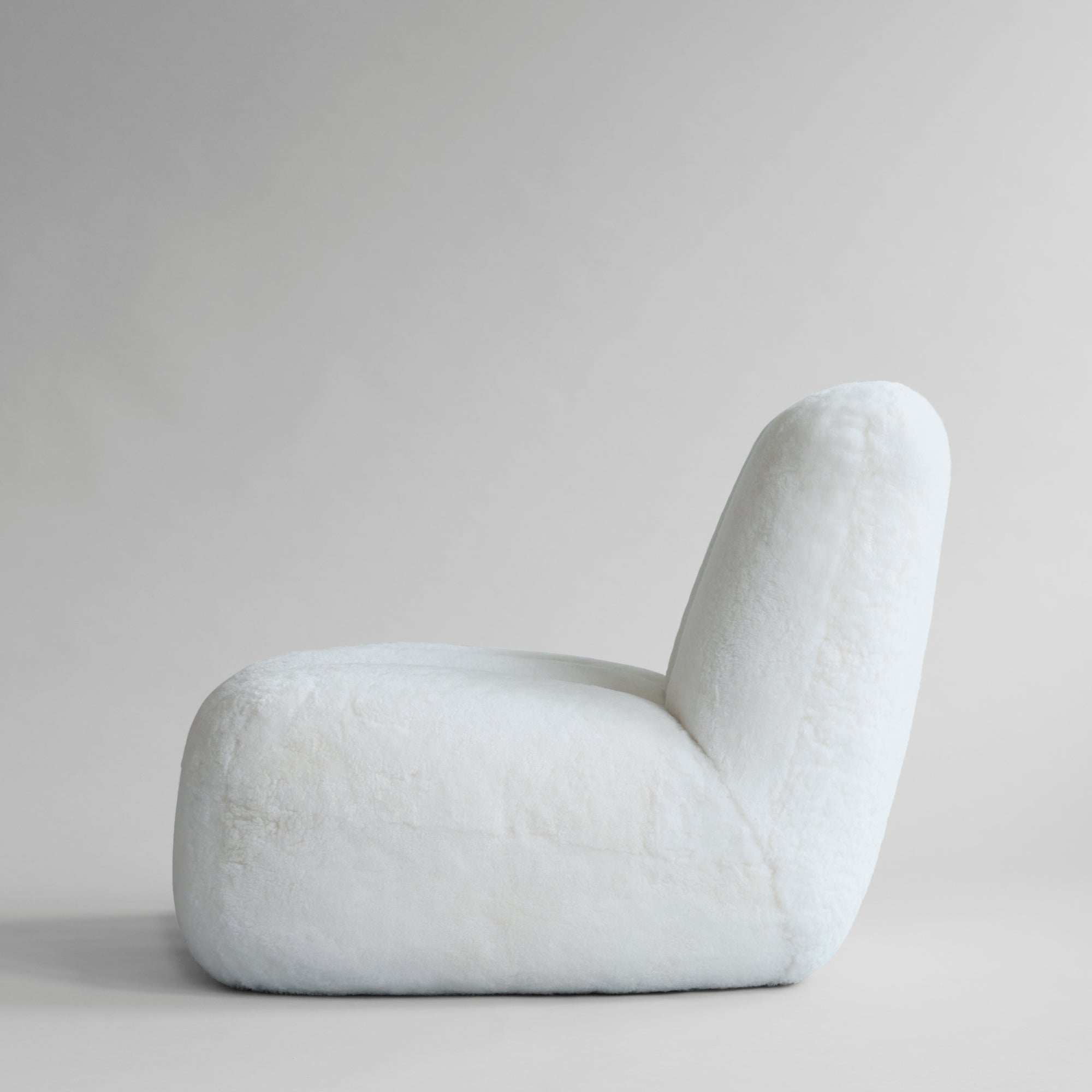 Toe Chair White Sheepskin