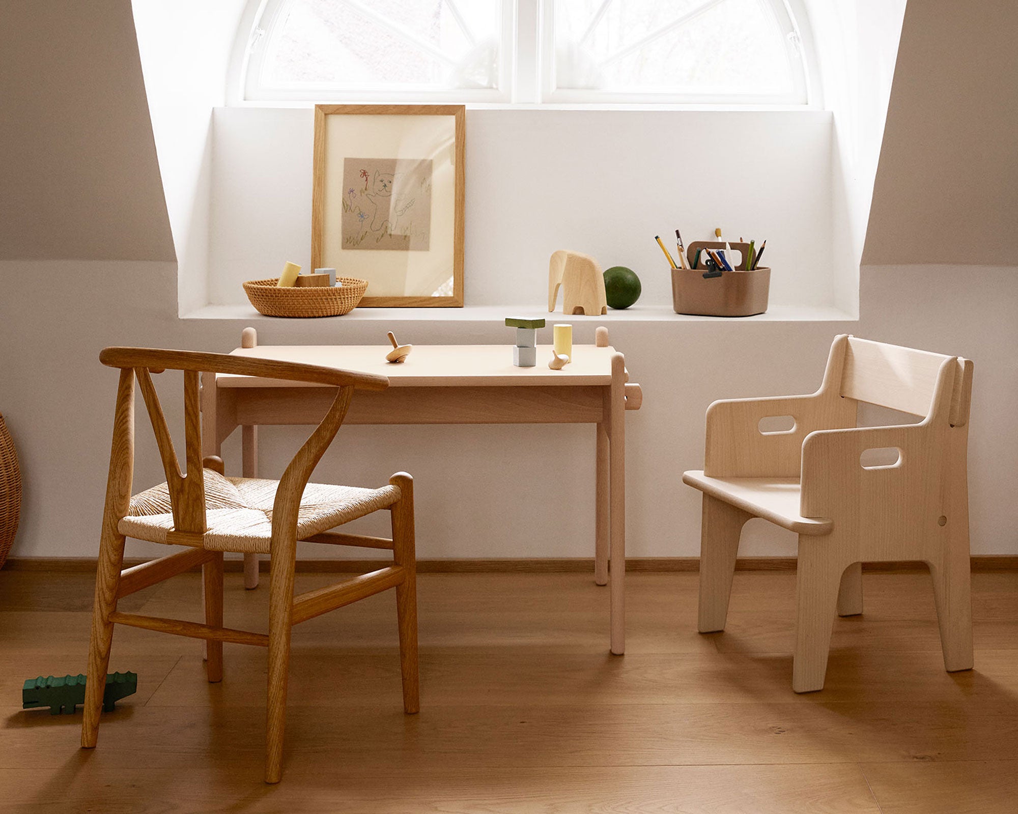 CH24 Children's Wishbone Chair by Carl Hansen & Son | DSHOP