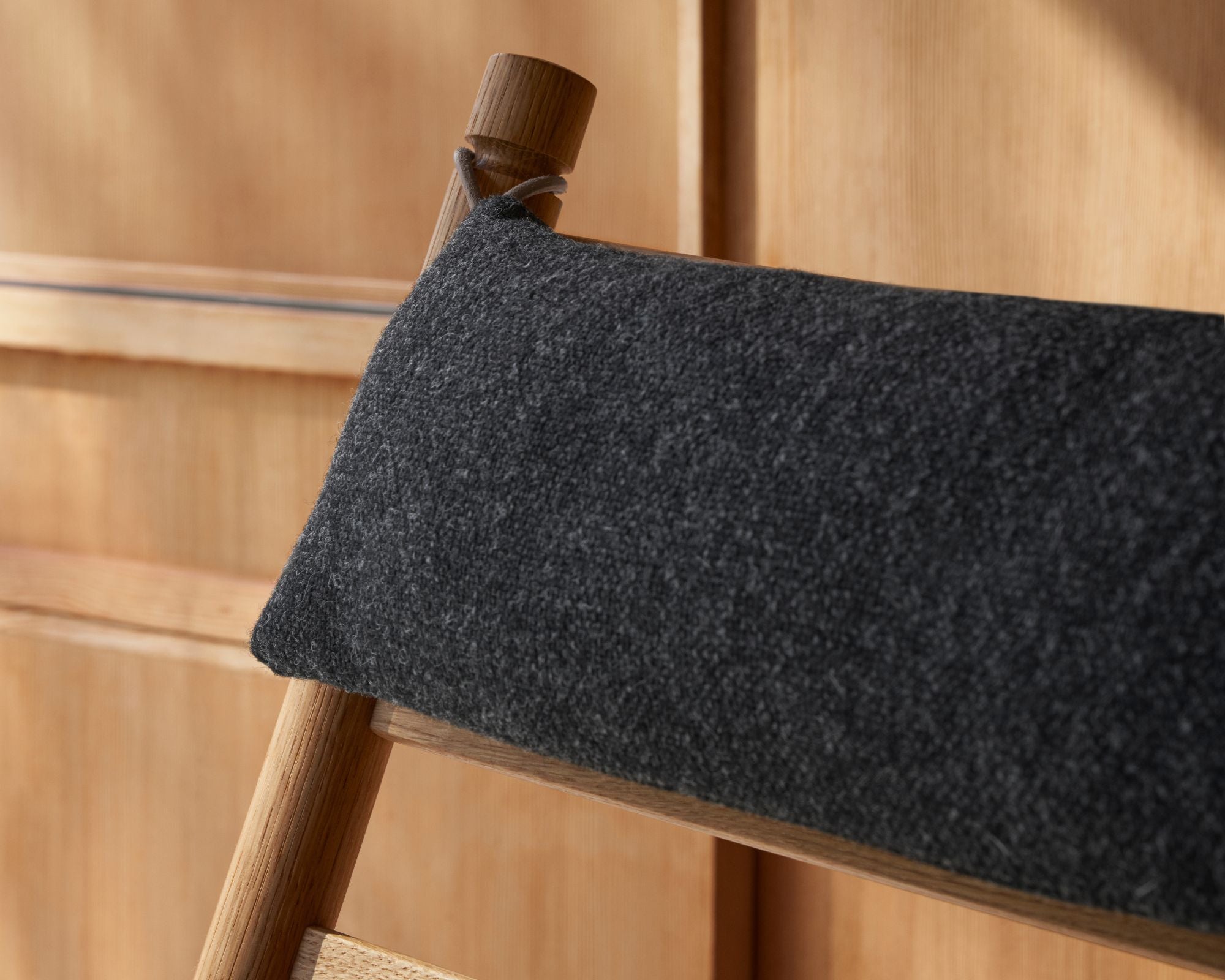 Luxury Wood Rocking Chair | DSHOP