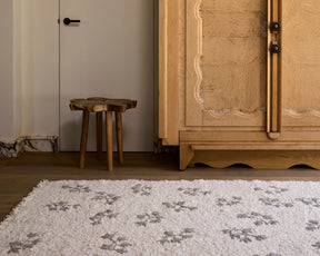 Rustic Flooral Wool Rug | DSHOP