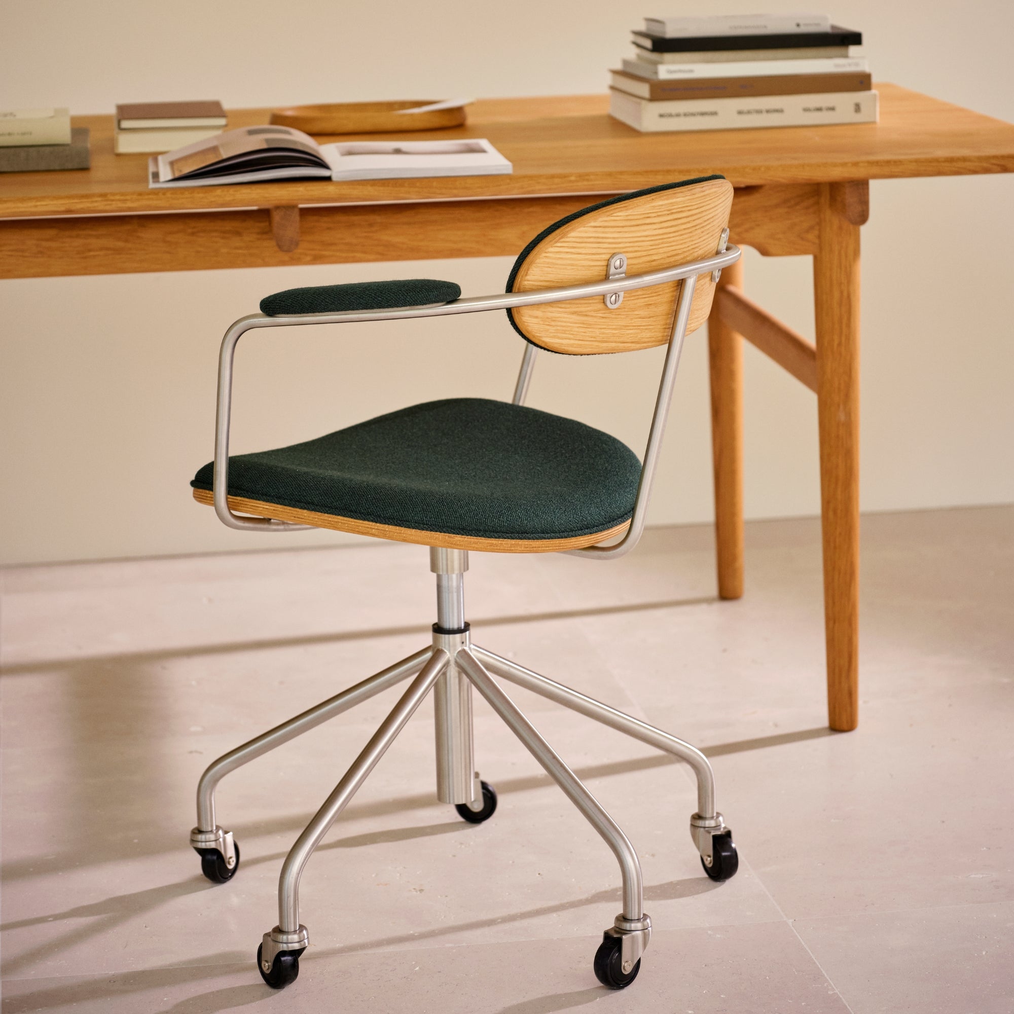 CH621 Swivel Chair | Carl Hansen & Søn | DSHOP
