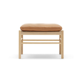 OW149F Colonial Foot Stool
