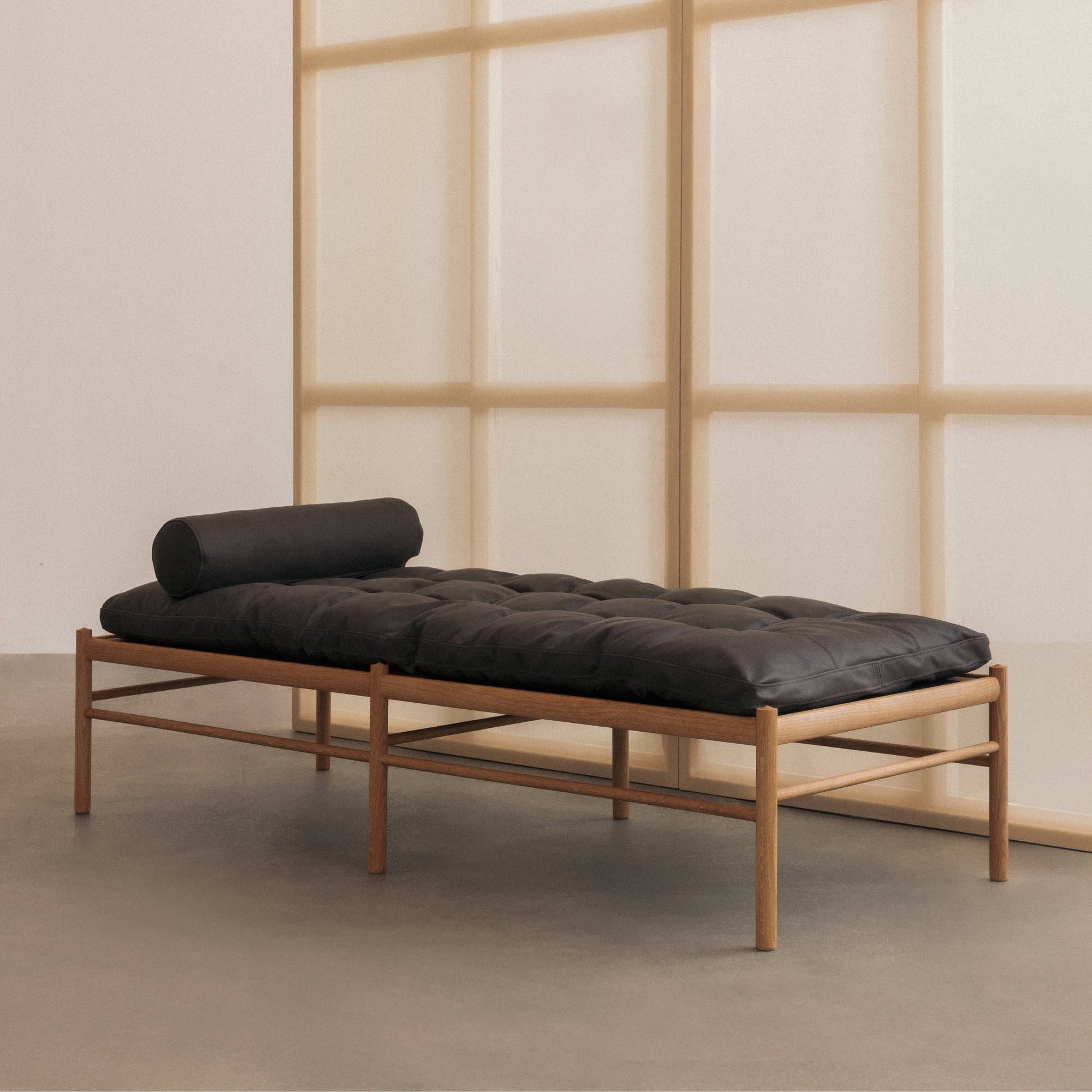 OW150 Daybed