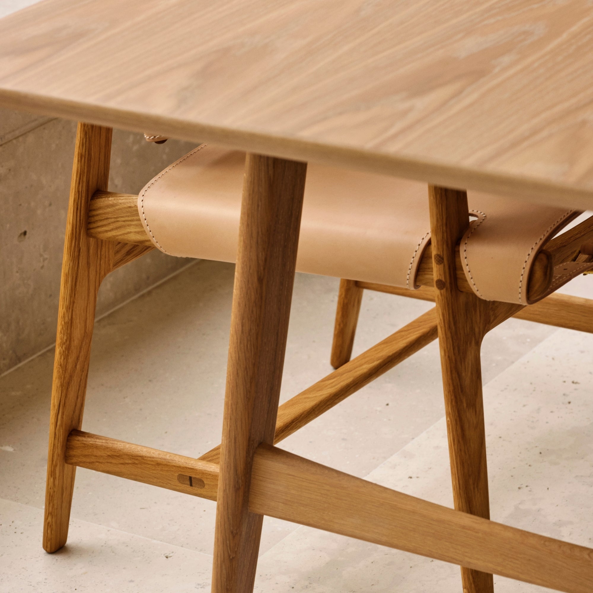 BM1160 Hunting Table, 82.7"x37.4"