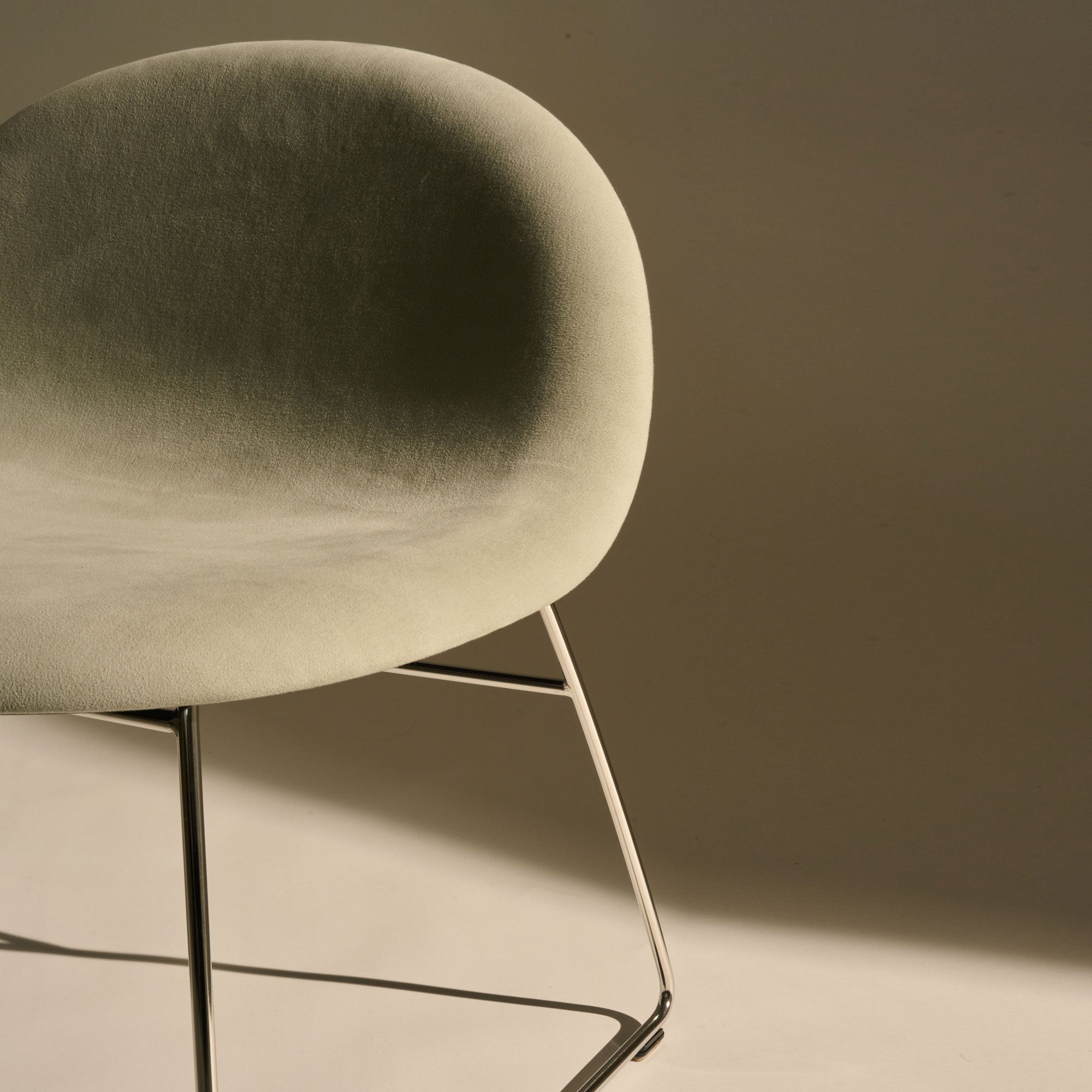 Gubi 3D Lounge Chair - Fully Upholstered