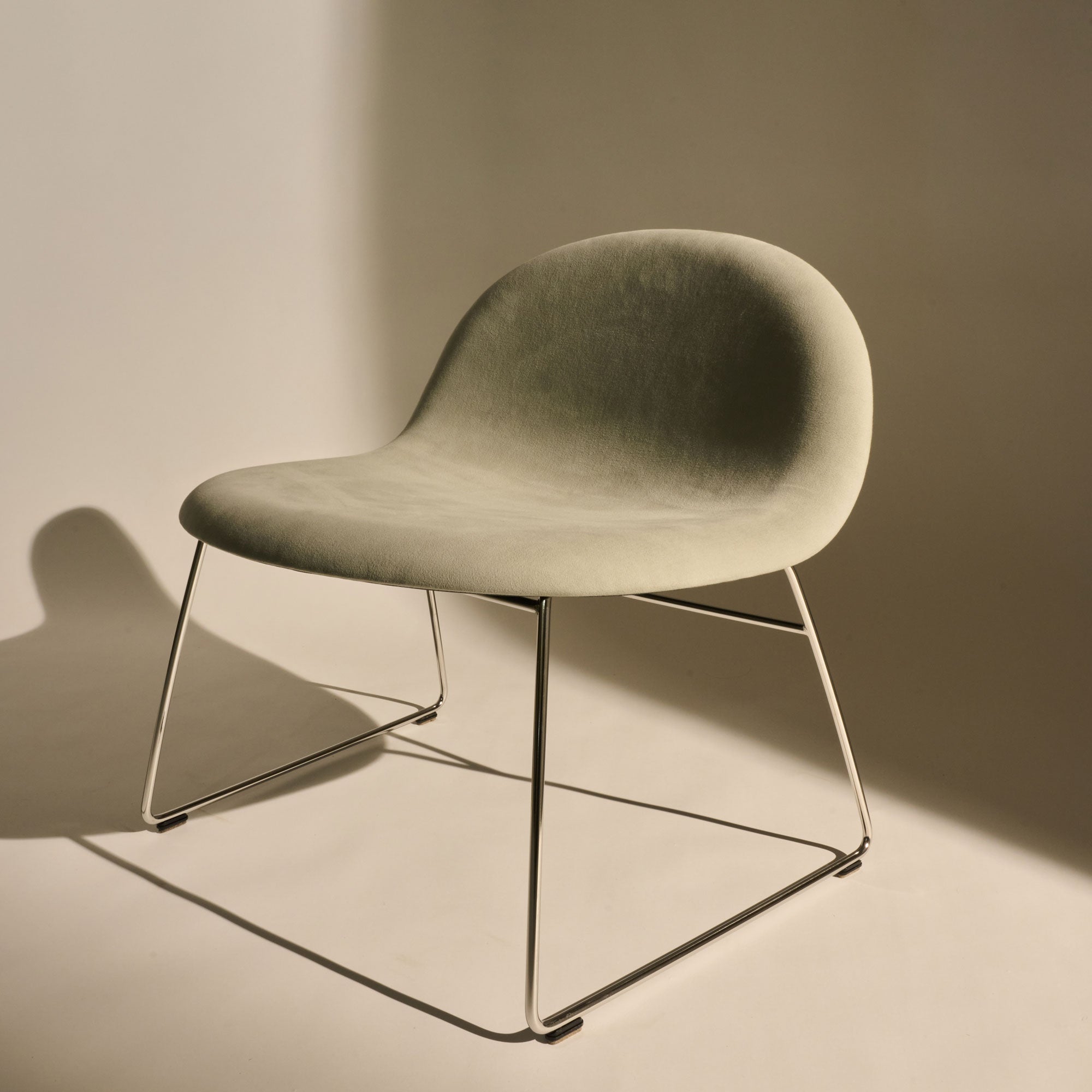 Gubi 3D Lounge Chair - Fully Upholstered