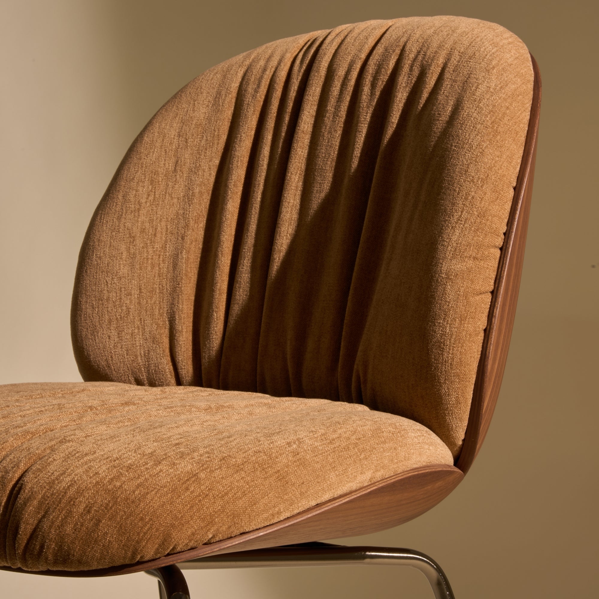 Gubi Beetle Soft Dining Chair - Front Upholstered, Walnut – Indoor Dining Chair