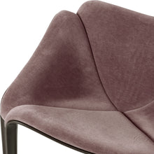 Gubi F300 Lounge Chair – Luxury Lounge Chair in Burgundy