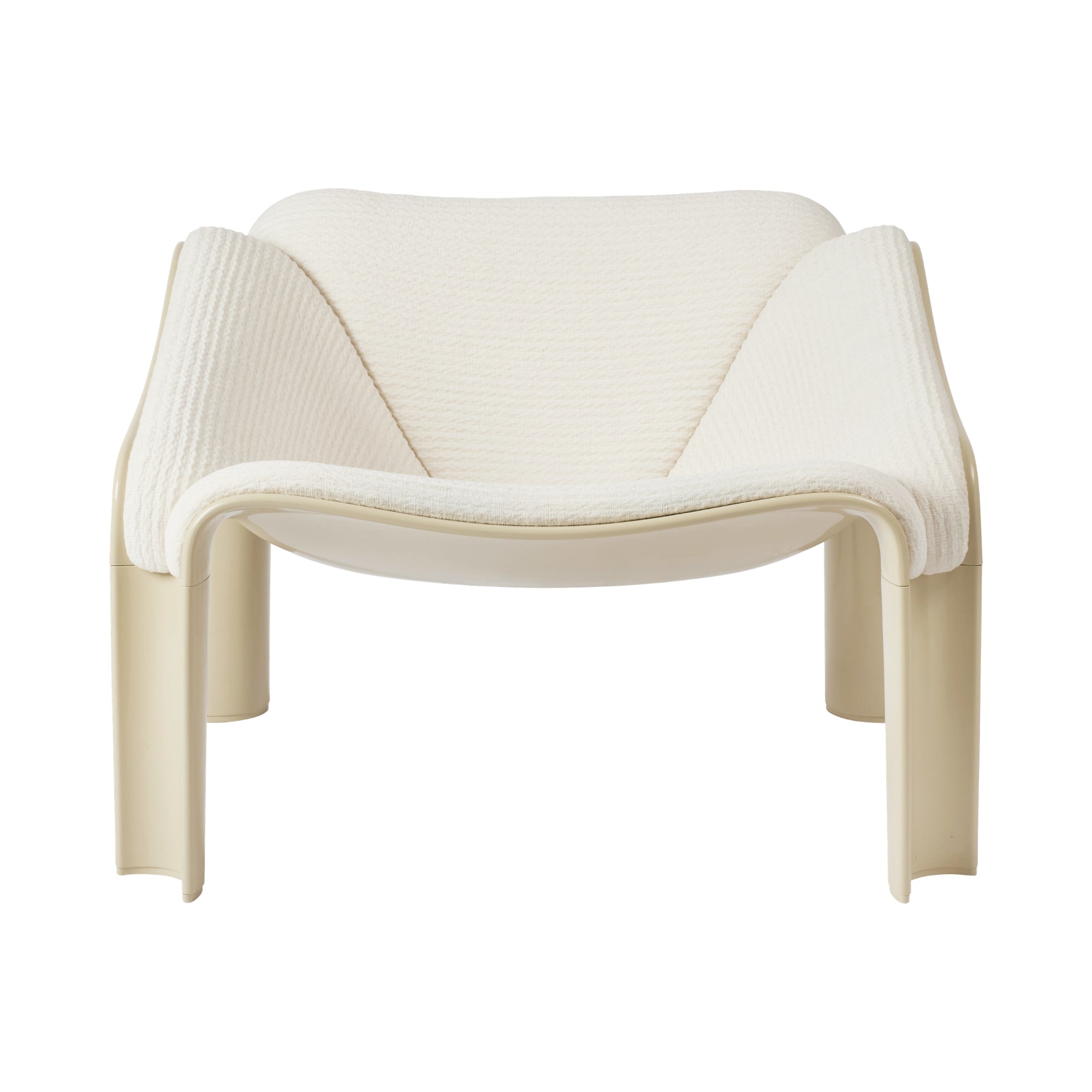 Gubi F300 Lounge Chair – Indoor Lounge Chair in White