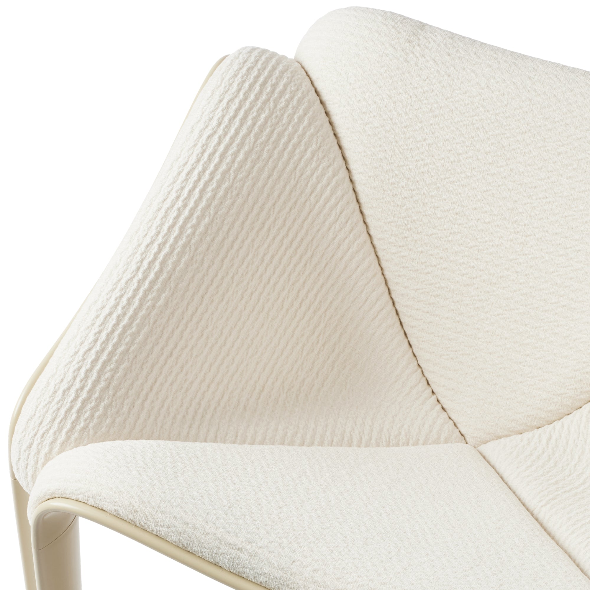 Gubi F300 Lounge Chair – Luxury Lounge Chair in White