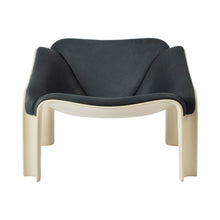 Gubi F300 Lounge Chair – Indoor Lounge Chair in Black Leather