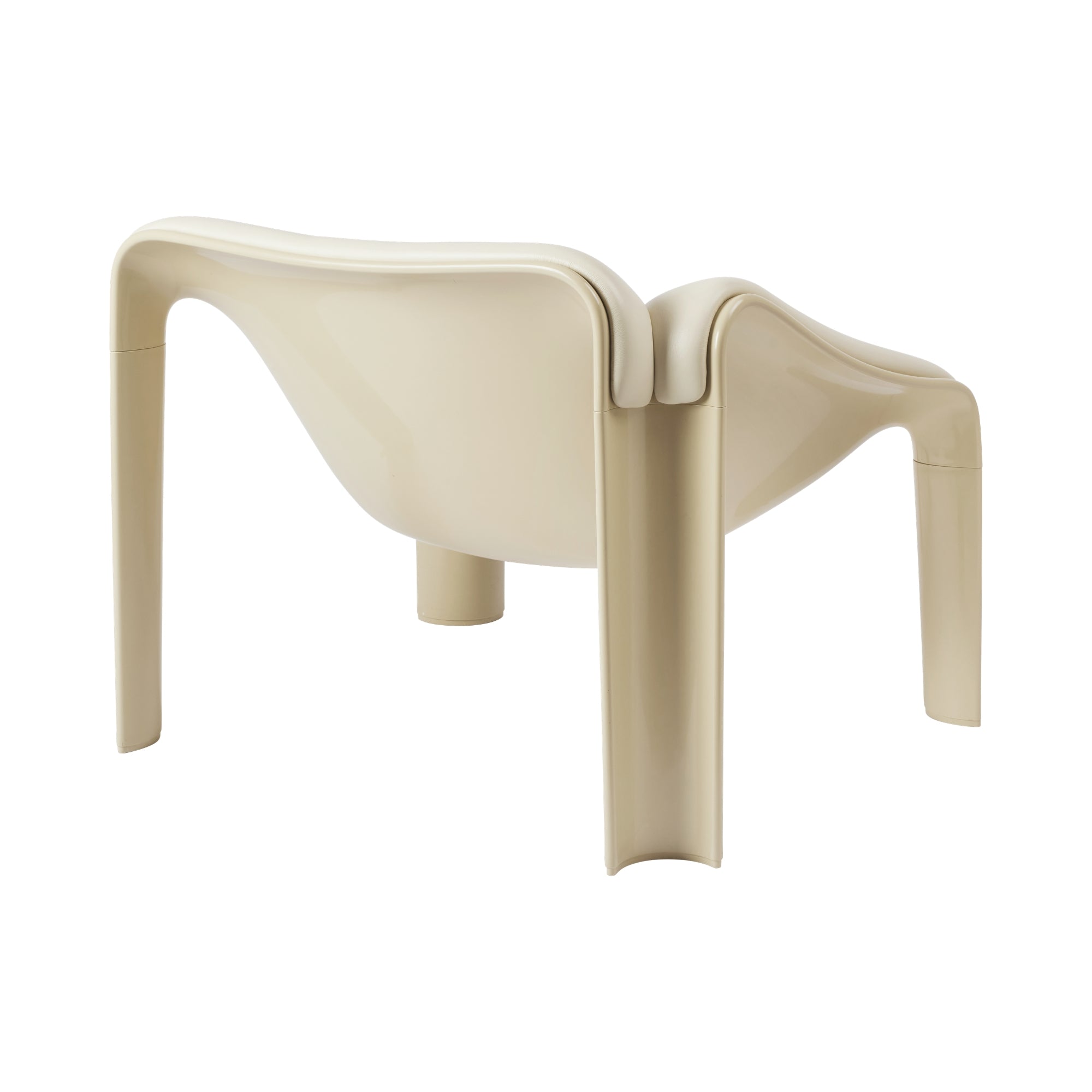 Gubi F300 Lounge Chair – Modern Lounge Chair in Cream Leather