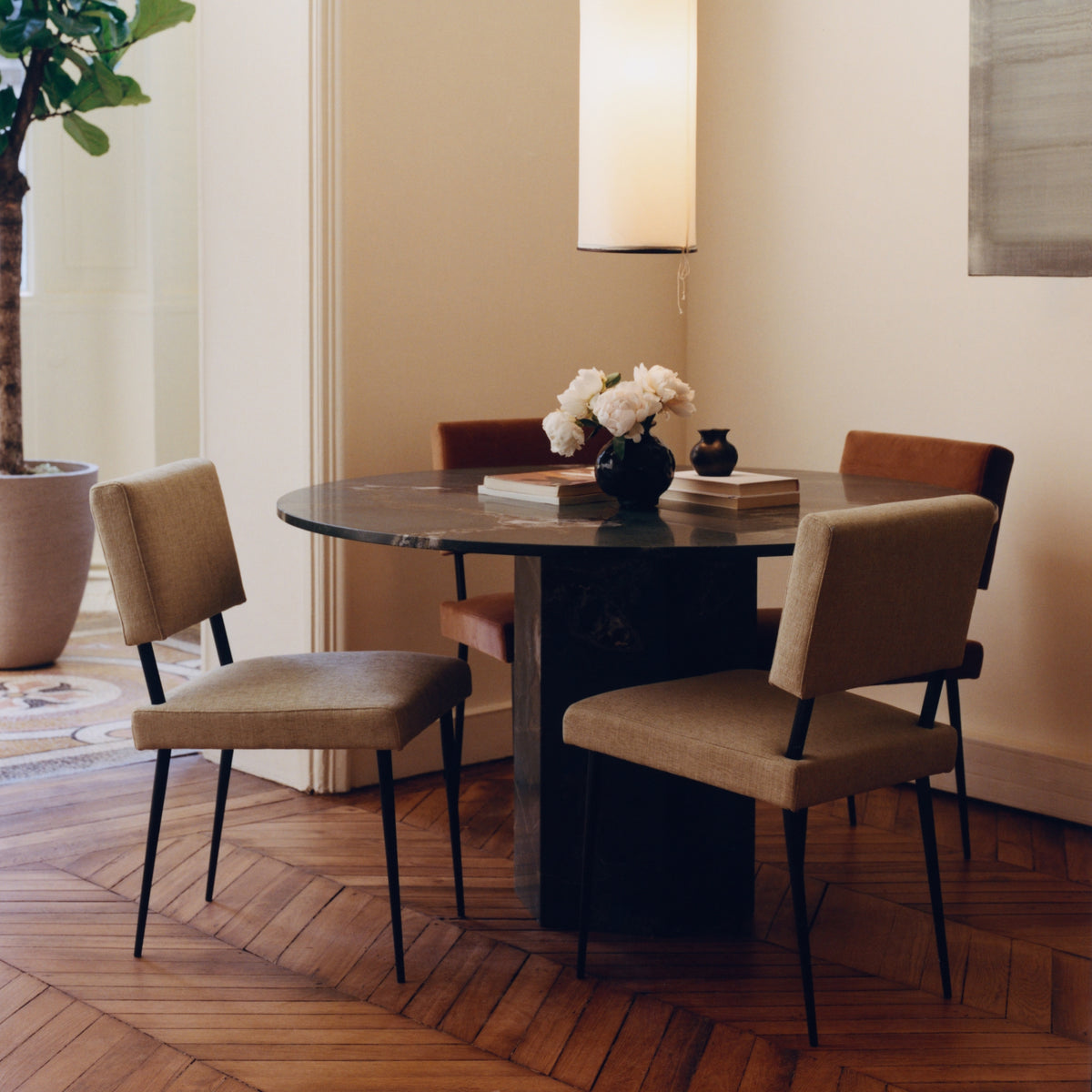 Gubi M-Chair Dining Chair – 1930s Chair