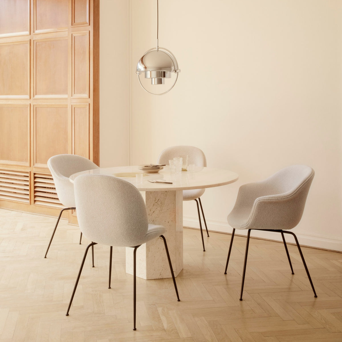 Gubi Multi-Lite Pendant – Halogen Pendant Light in Chrome