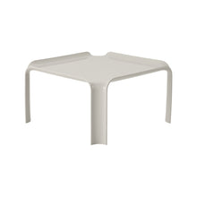 Gubi T877 Side Table – Indoor Side Table in Alabaster White