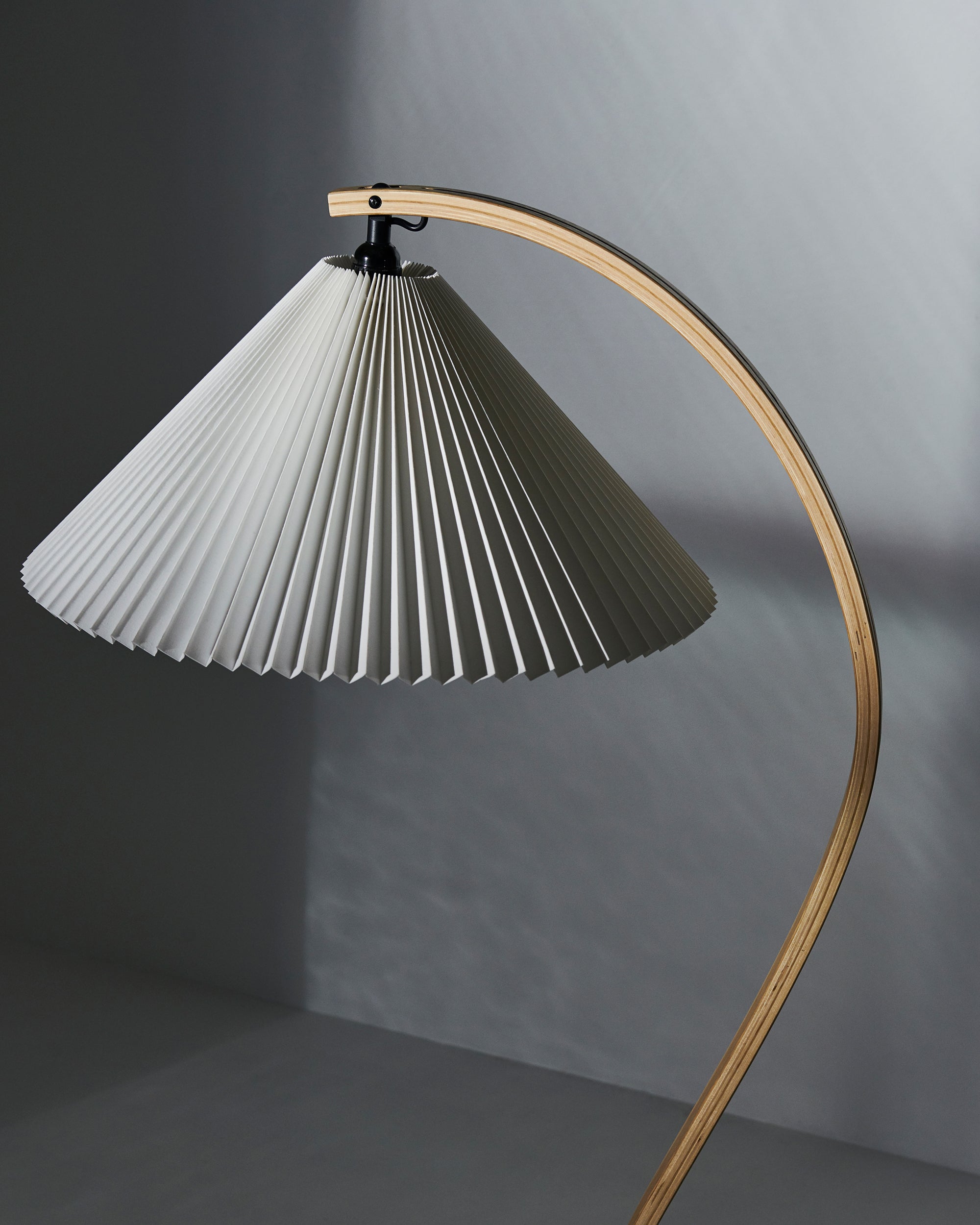 9602 Floor Lamp, Bamboo by Paavo Tynell | Gubi at DSHOP