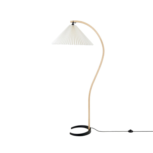 9602 Floor Lamp, Bamboo by Paavo Tynell | Gubi at DSHOP