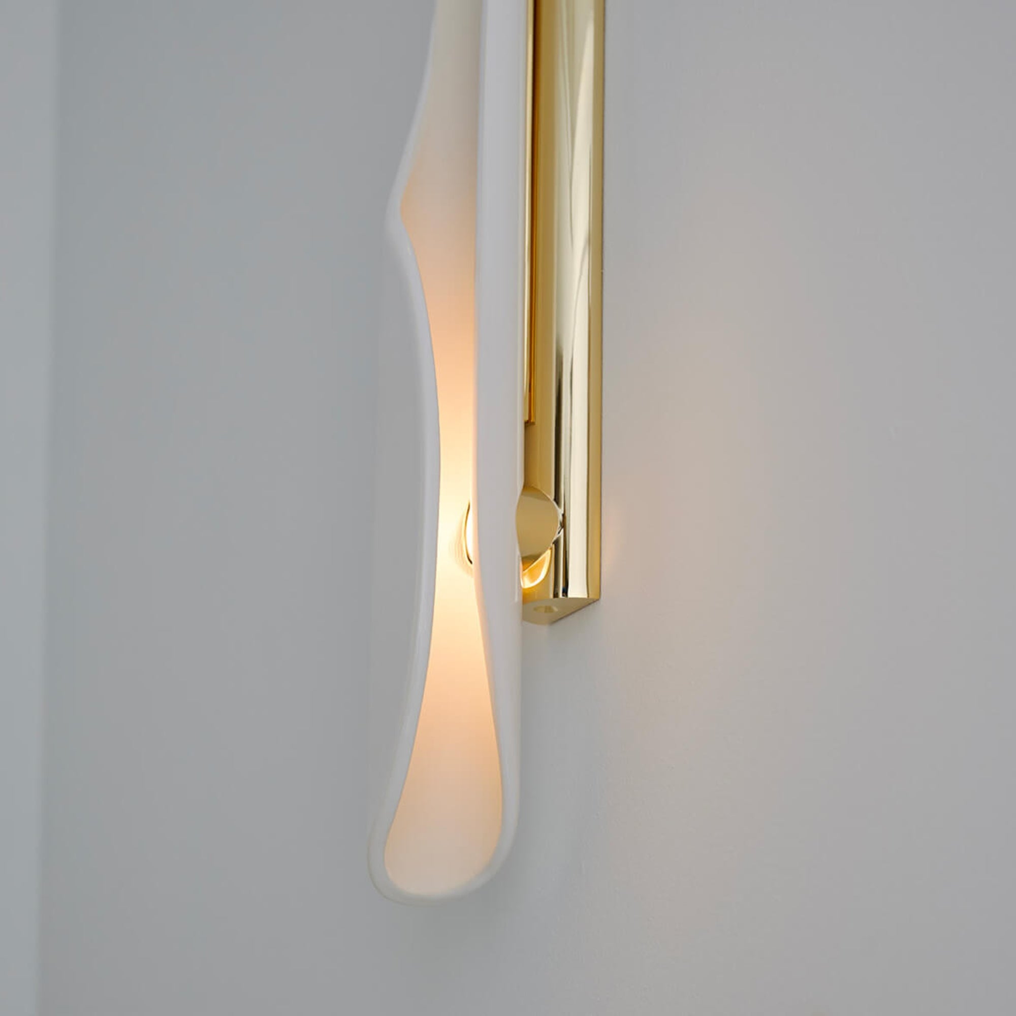 Torsade Ceramic Wall Lamp by Jennifer Midoz | DSHOP