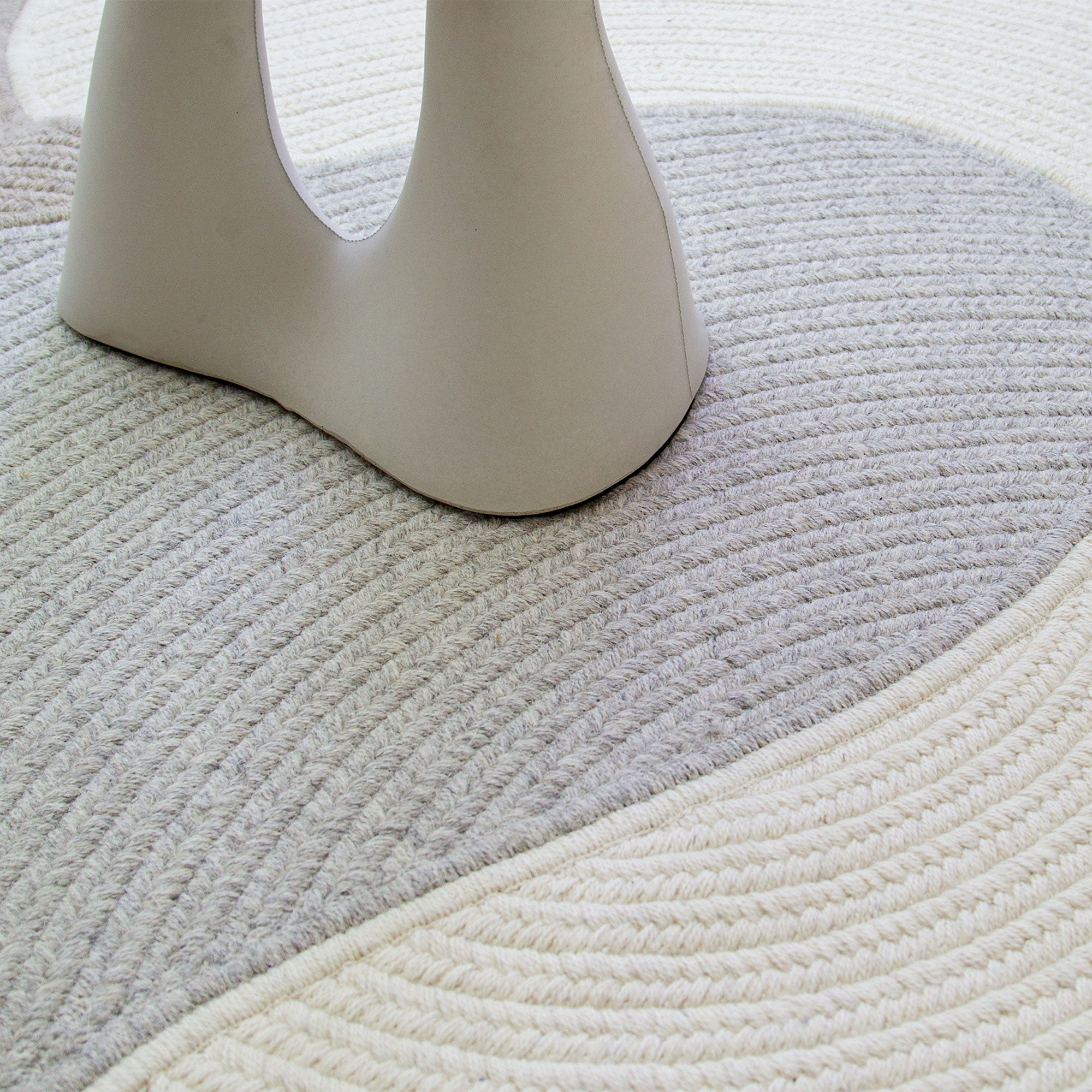 Souda Kreten Side Table Grey in Fiberglass-reinforced concrete | DSHOP