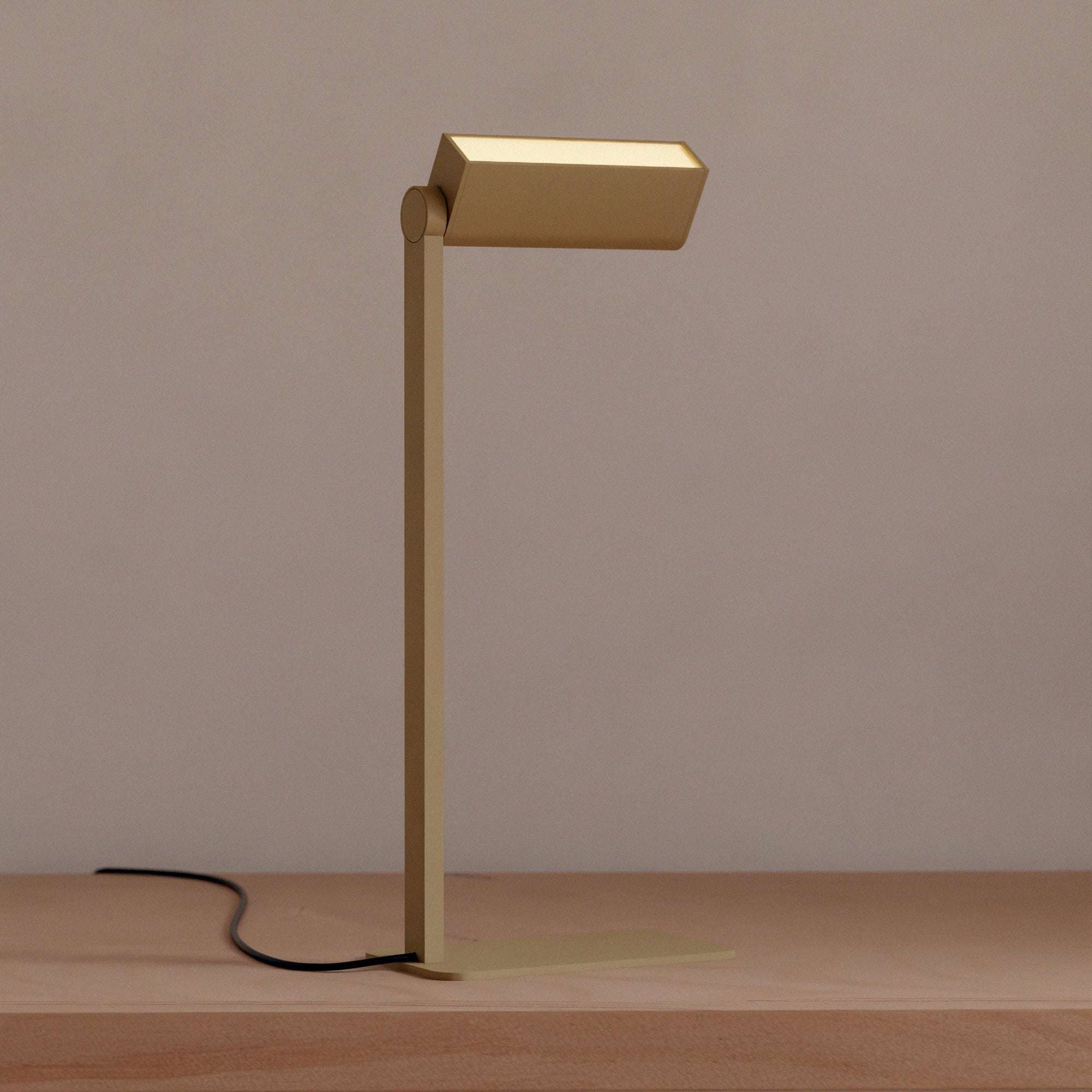 Lambert & Fils Table Lamp | DSHOP