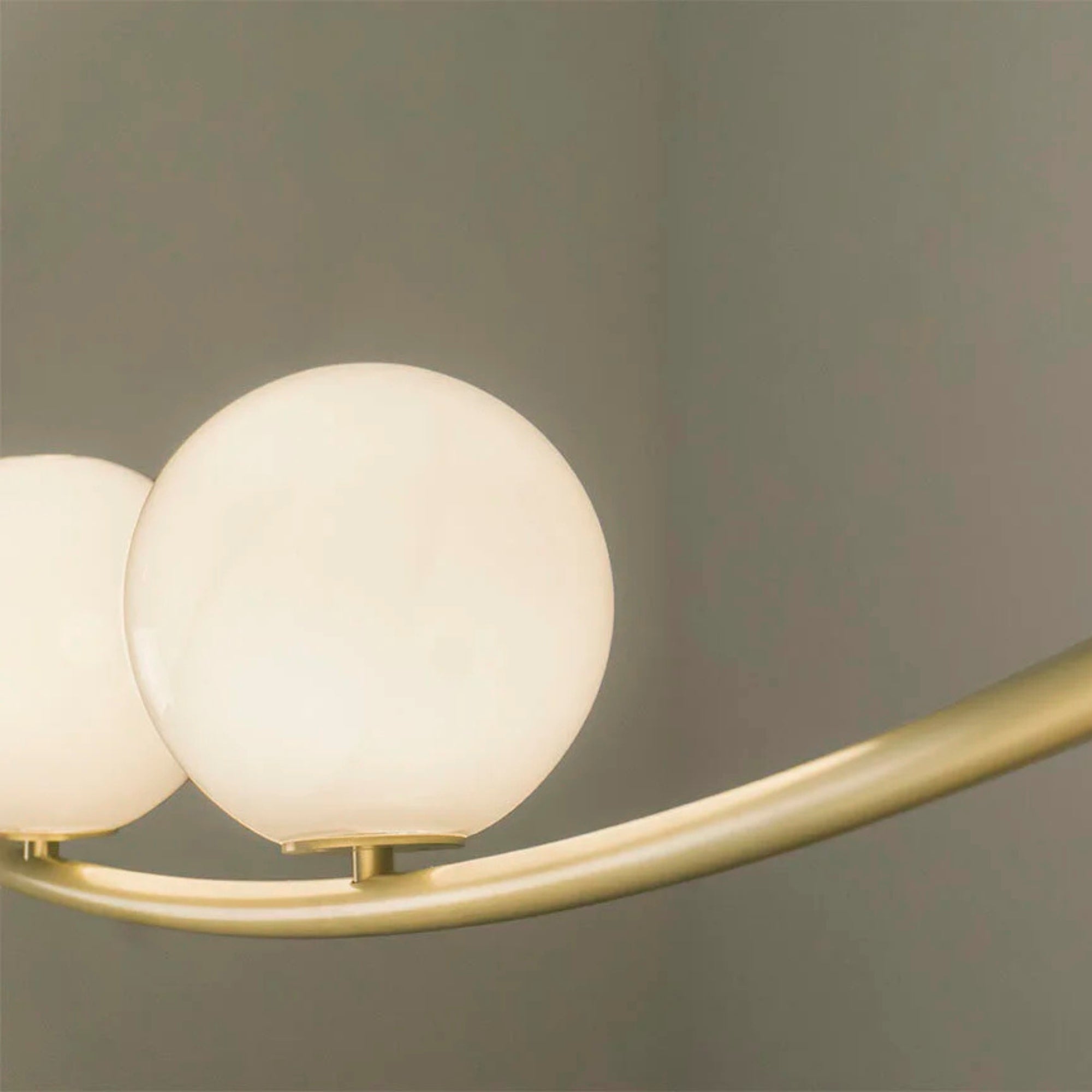 Larose Guyon Perle 2 Pendant Light – Brass Pendant Light