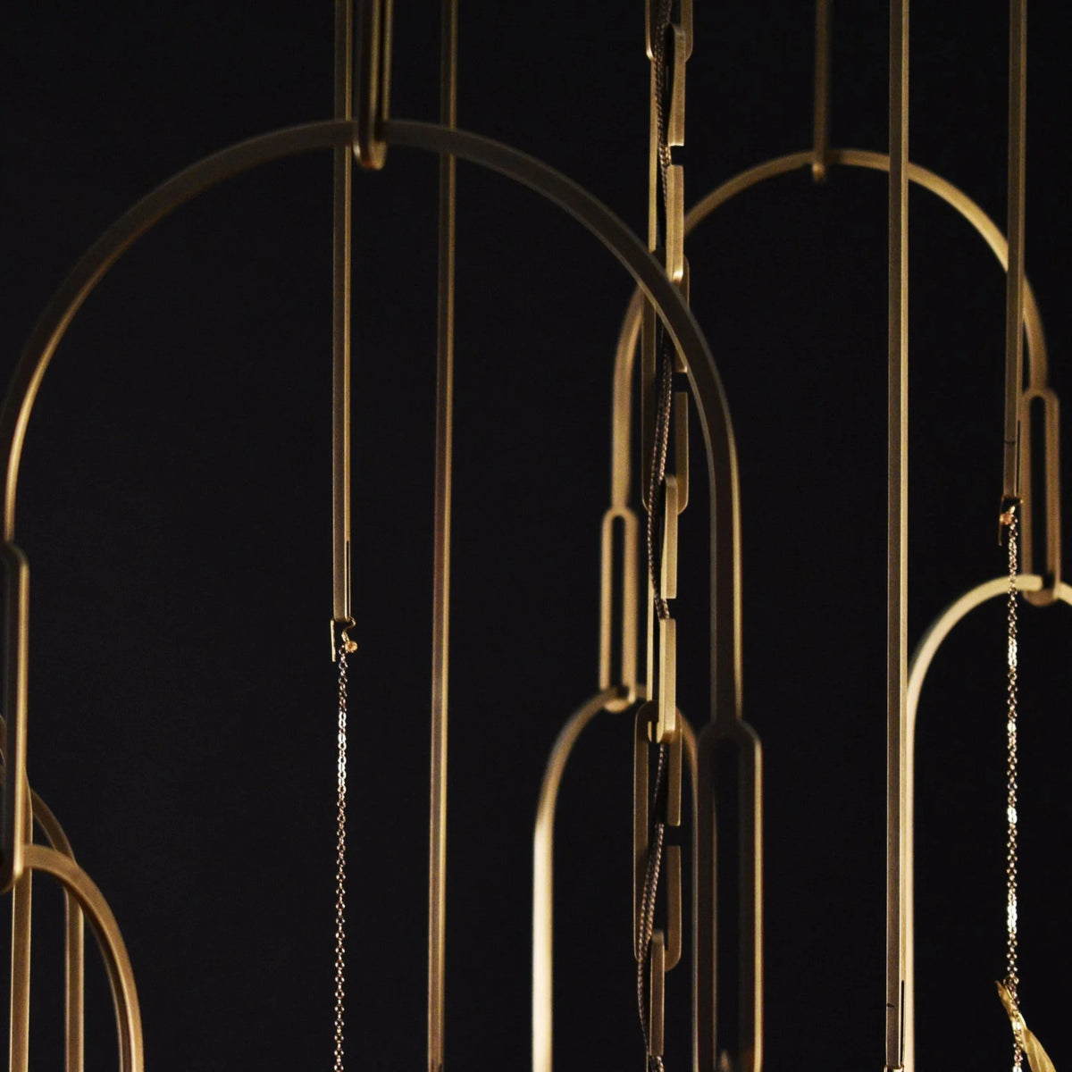 Larose Guyon Saule L 01 – Brass Metal Chains