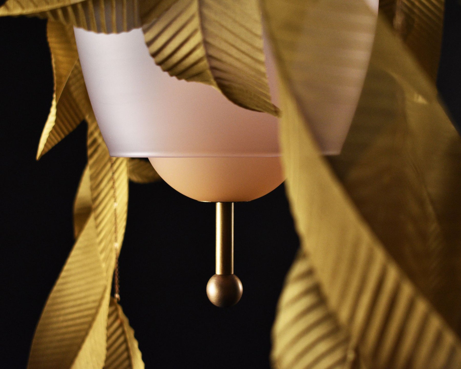 Saule S 01 Brass Leaf Pendant | DSHOP