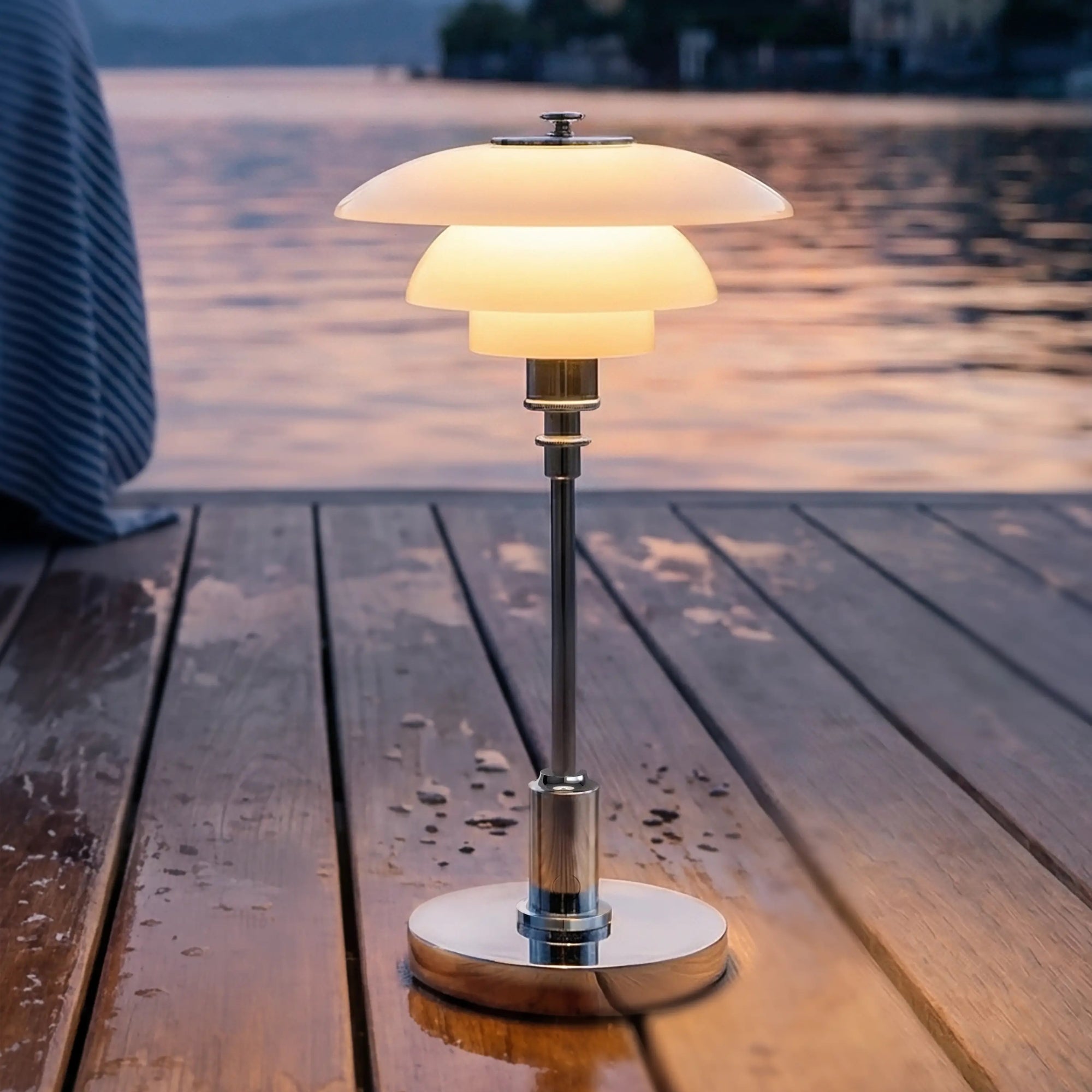 Louis Poulsen PH 1/1 Portable Table Lamp – Outdoor Table Lamp