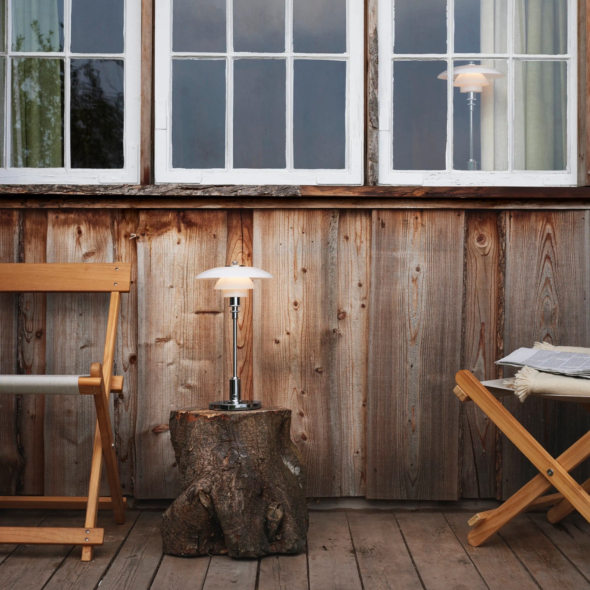 Louis Poulsen PH 2/1 Portable Table Lamp – Outdoor Table Lamp