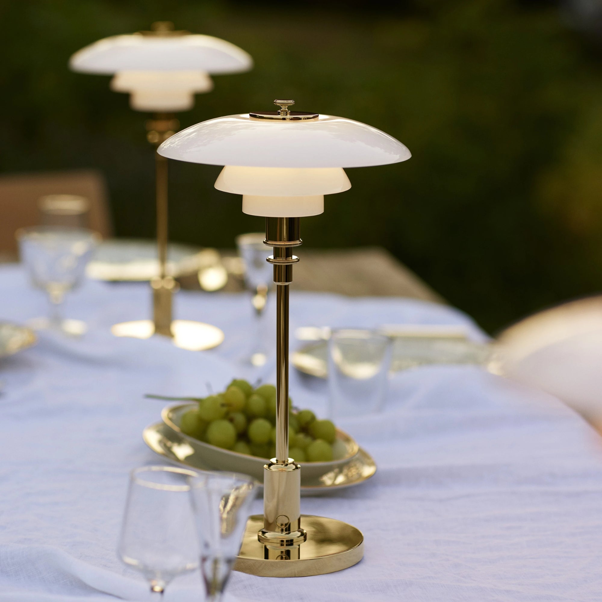 Louis Poulsen PH 2/1 Portable Table Lamp – Modern Table Lamp