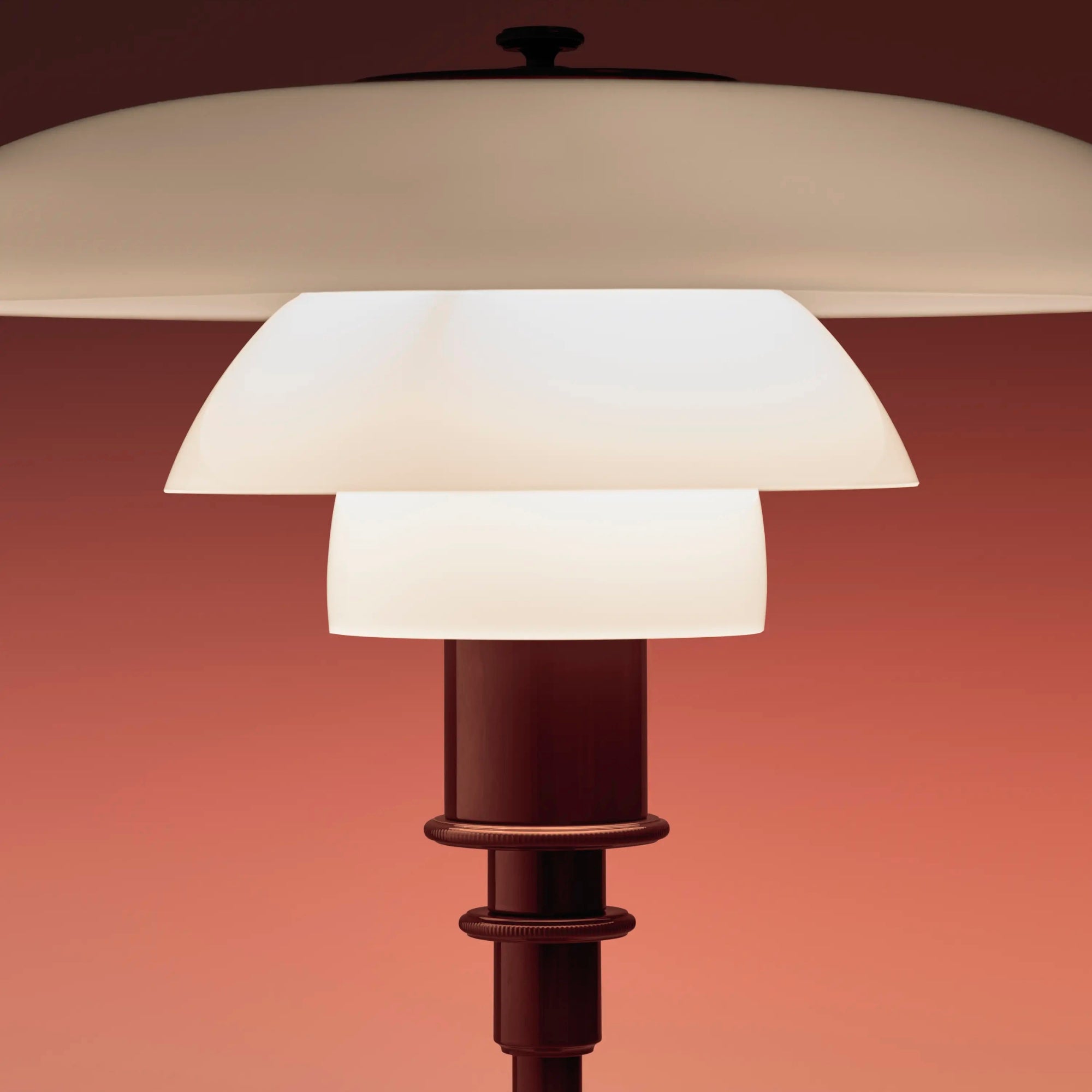 Louis Poulsen PH 2/1 Glass Table Lamp – 1920s Table Lamp in Glossy Burgundy