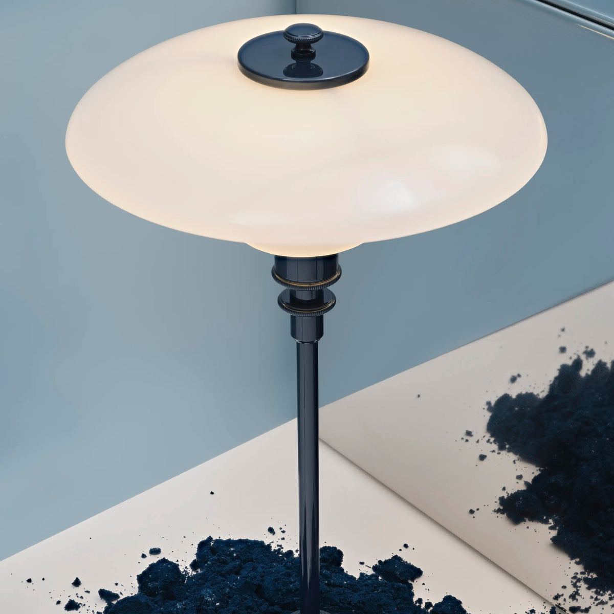 Louis Poulsen PH 2/1 Glass Table Lamp – Contemporary Table Lamp in Glossy Blue